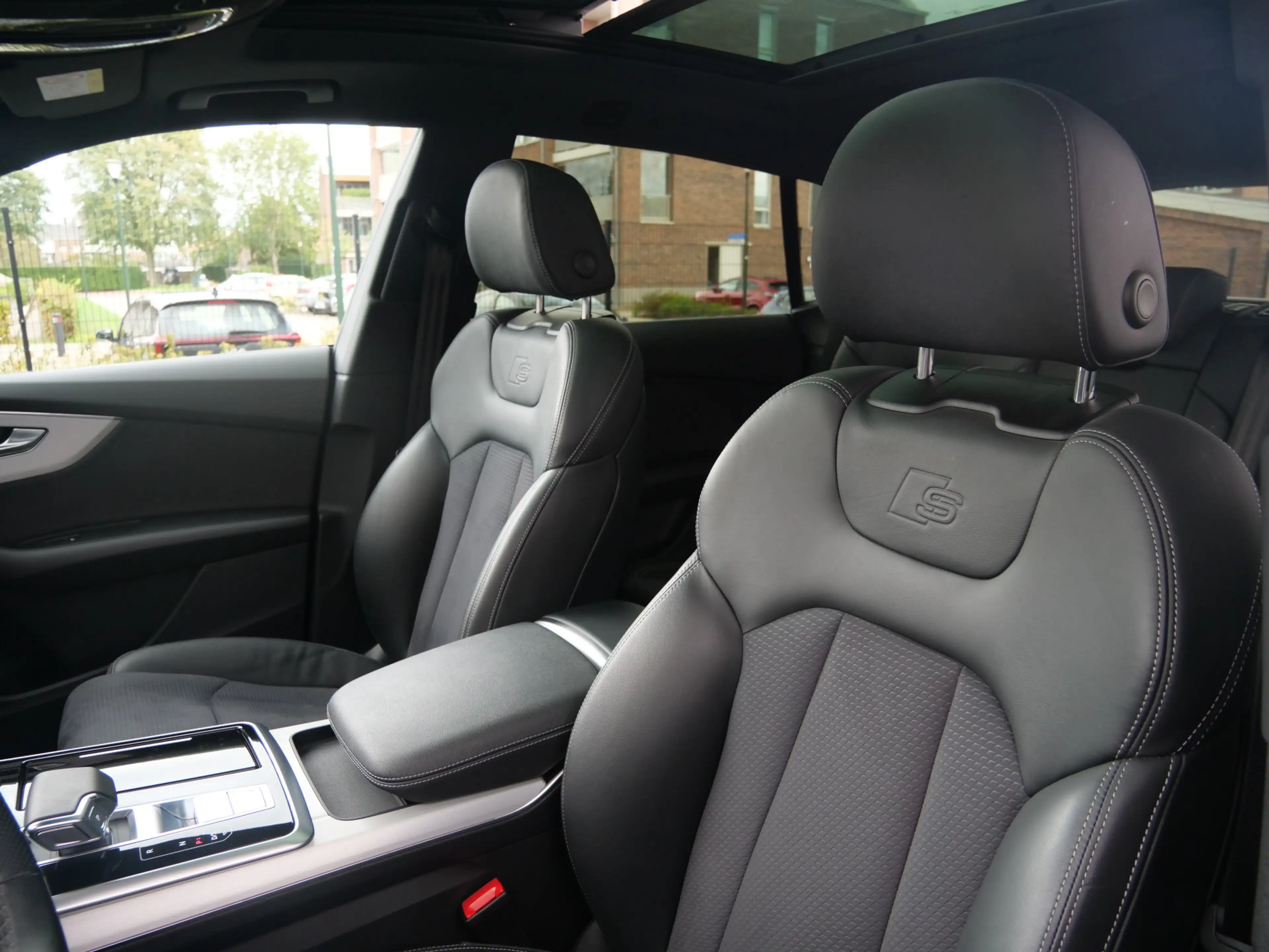 Audi Q8 55 TFSI e-hybrid quattro Black Line 394 Pk Automaa — photo 24