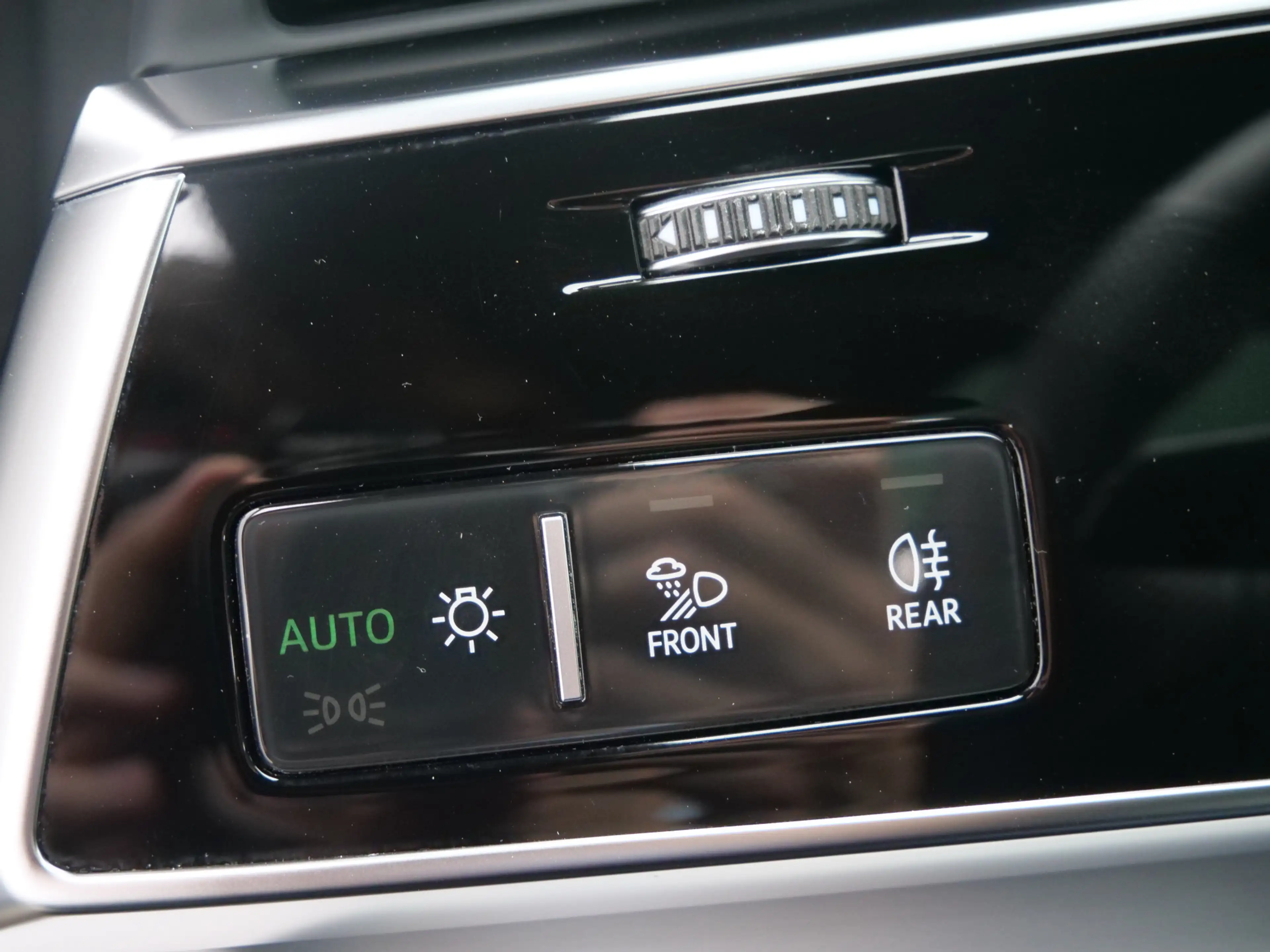 Audi Q8 55 TFSI e-hybrid quattro Black Line 394 Pk Automaa — photo 32