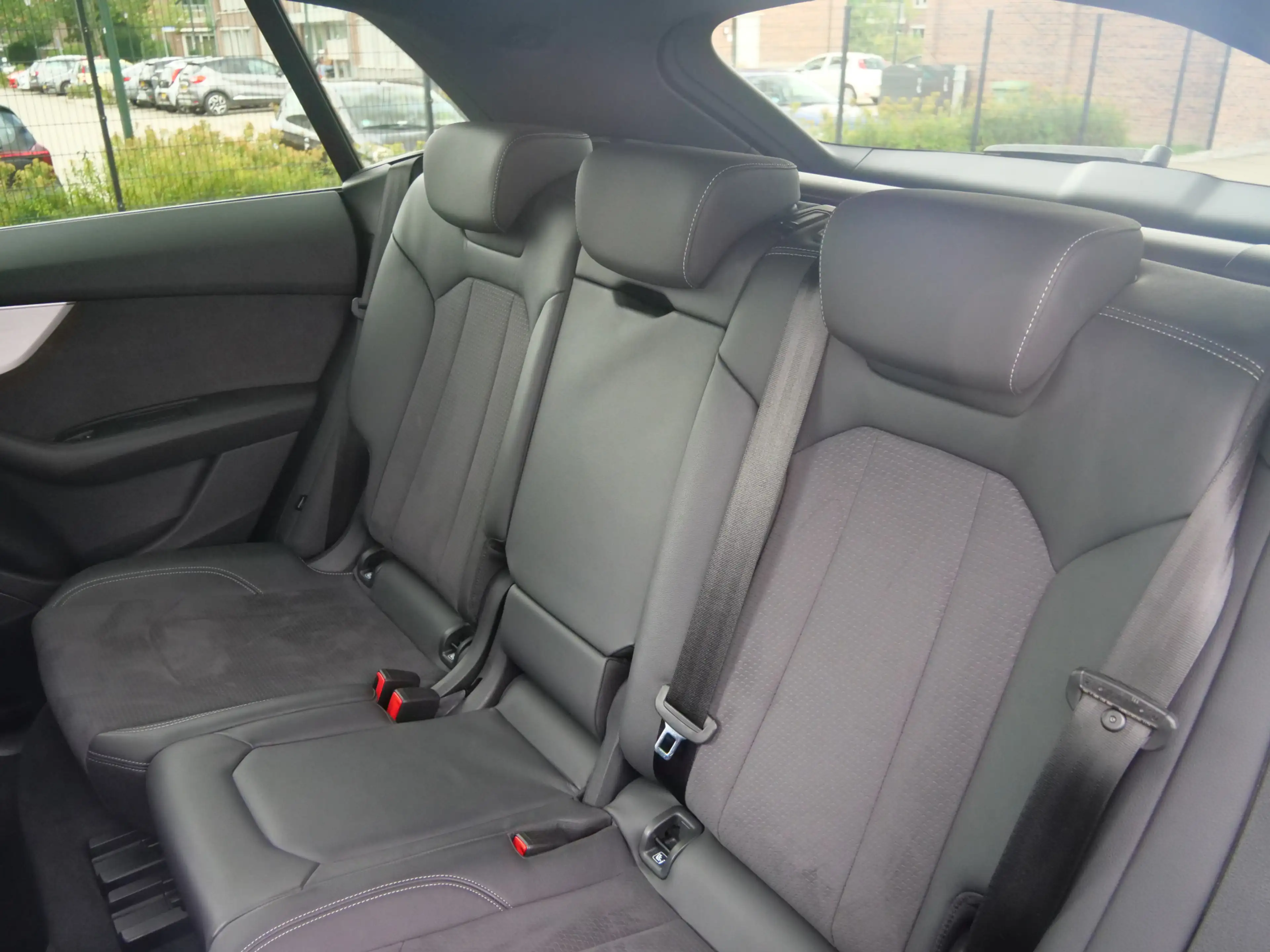 Audi Q8 55 TFSI e-hybrid quattro Black Line 394 Pk Automaa — photo 11