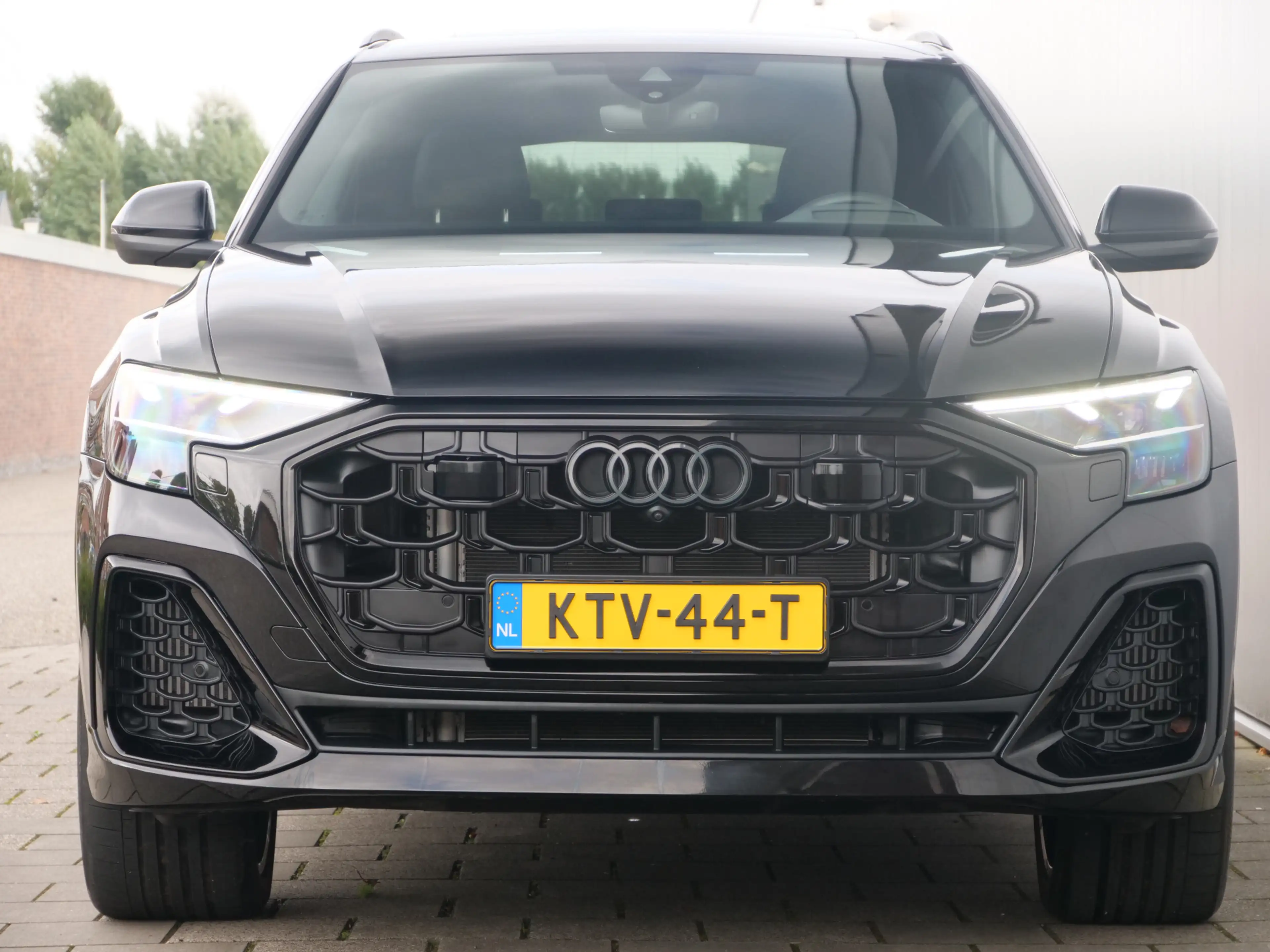 Audi Q8 55 TFSI e-hybrid quattro Black Line 394 Pk Automaa — photo 15