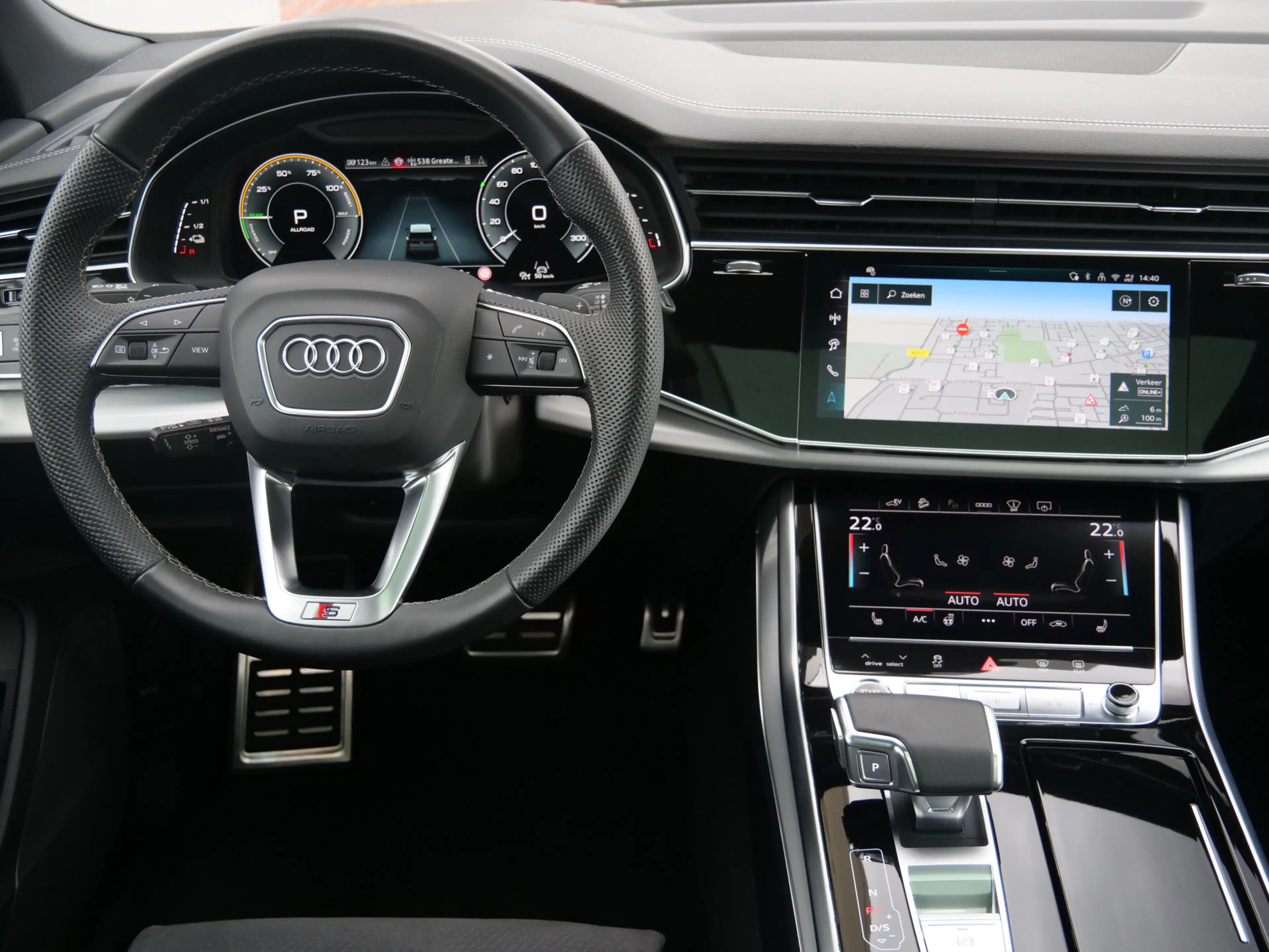 Audi Q8 55 TFSI e-hybrid quattro Black Line 394 Pk Automaa — photo 14