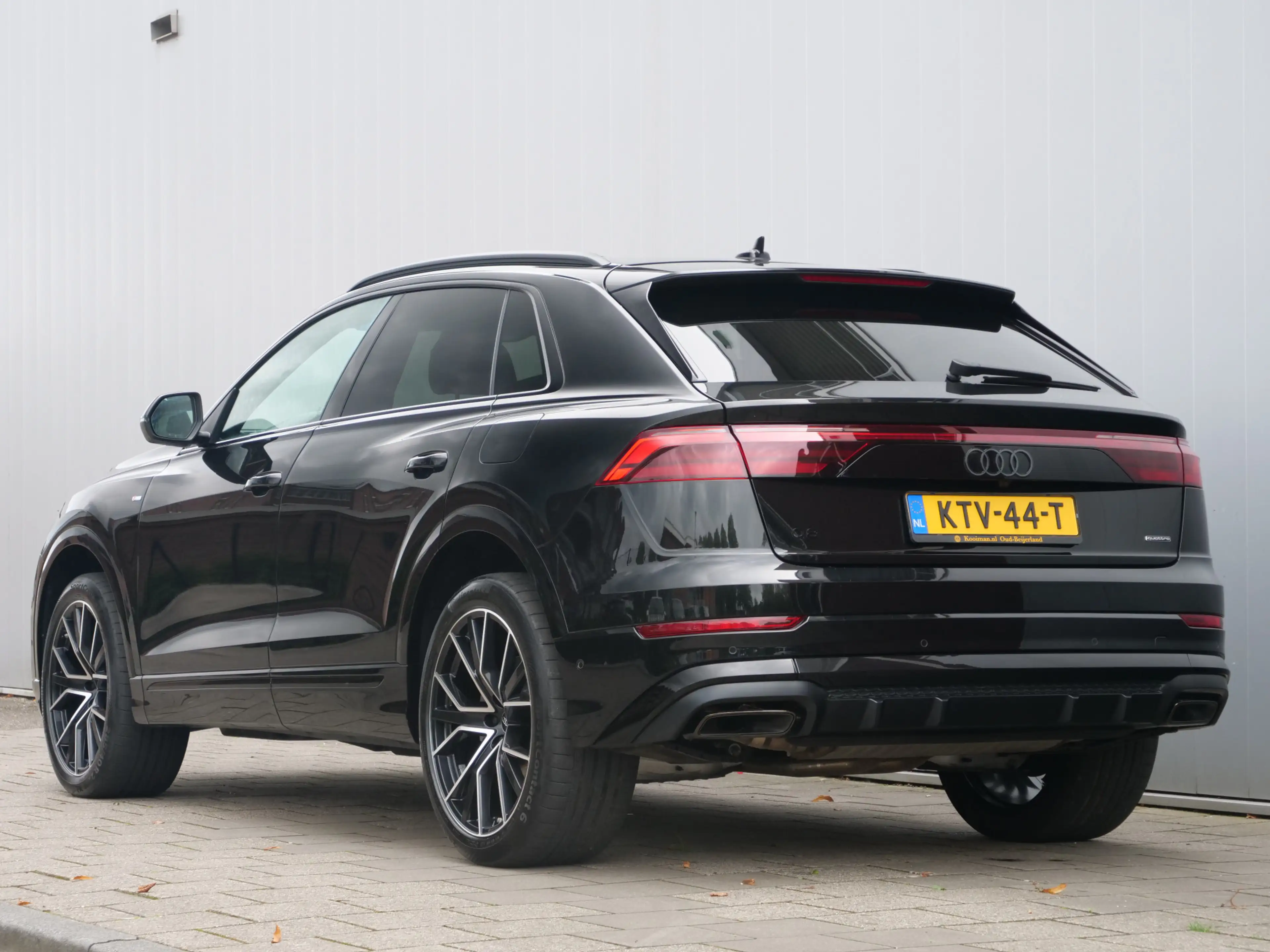 Audi Q8 55 TFSI e-hybrid quattro Black Line 394 Pk Automaa — photo 3