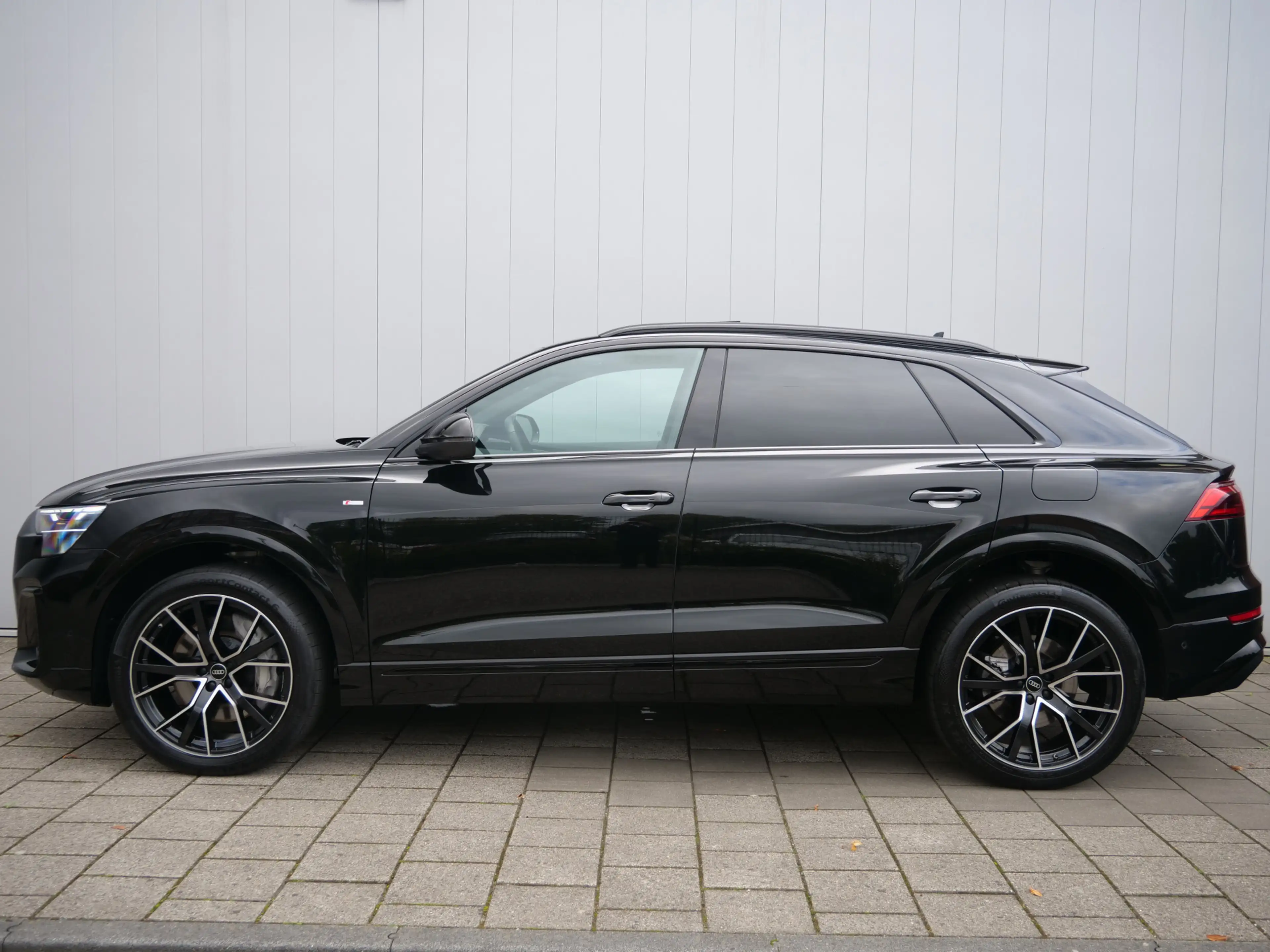 Audi Q8 55 TFSI e-hybrid quattro Black Line 394 Pk Automaa — photo 5