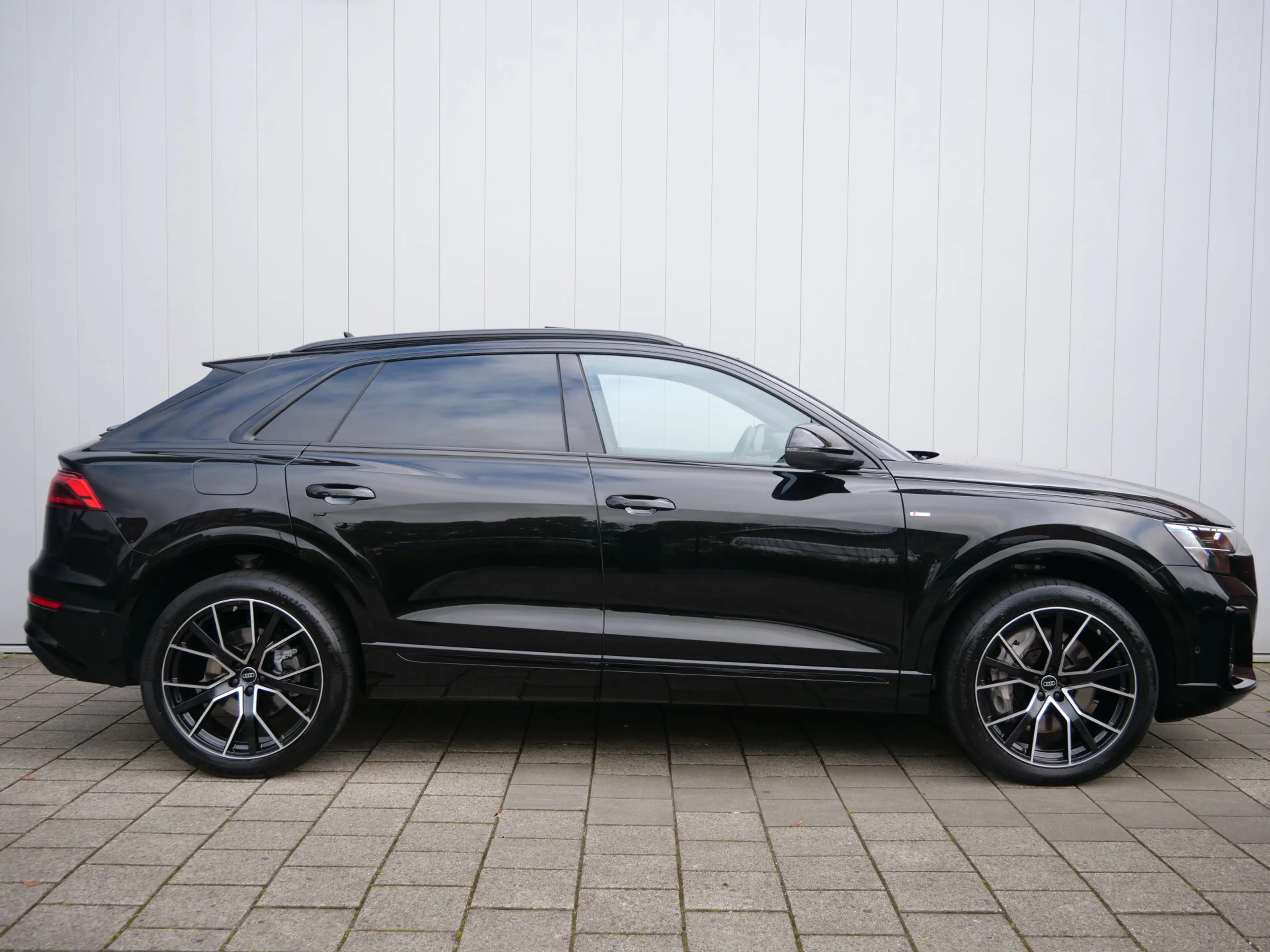 Audi Q8 55 TFSI e-hybrid quattro Black Line 394 Pk Automaa — photo 19