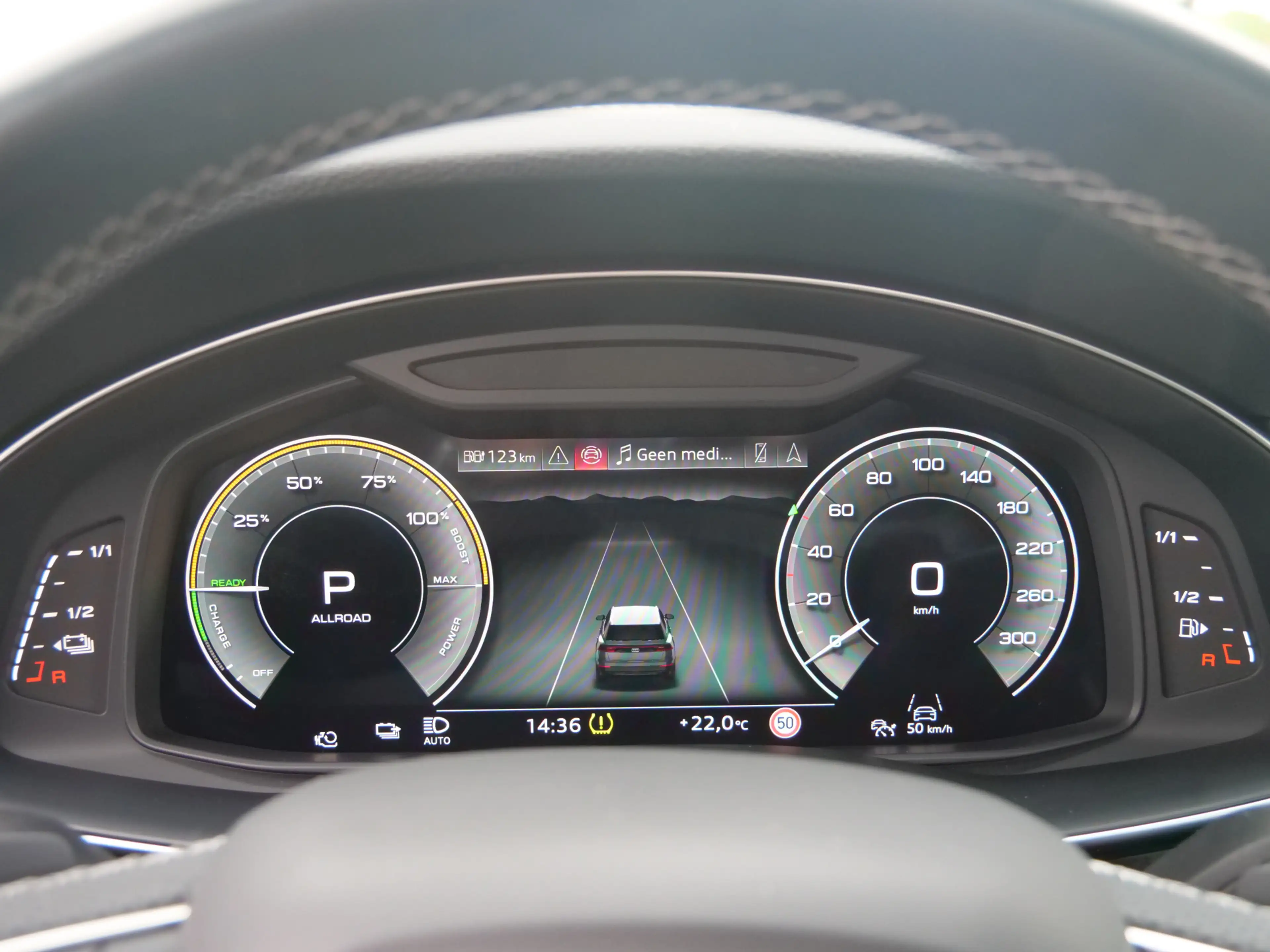 Audi Q8 55 TFSI e-hybrid quattro Black Line 394 Pk Automaa — photo 23