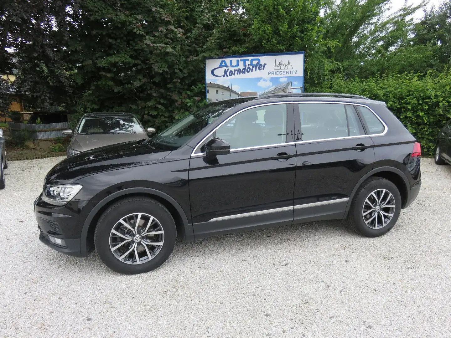 Volkswagen Tiguan 1.5 TSI Comfortline DSG LED Schwarz - 2