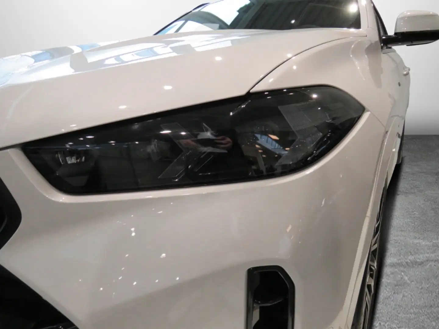 BMW X6 xDrive30d M-Sport Pro/Autobahnassistent/AHK Wit - 2