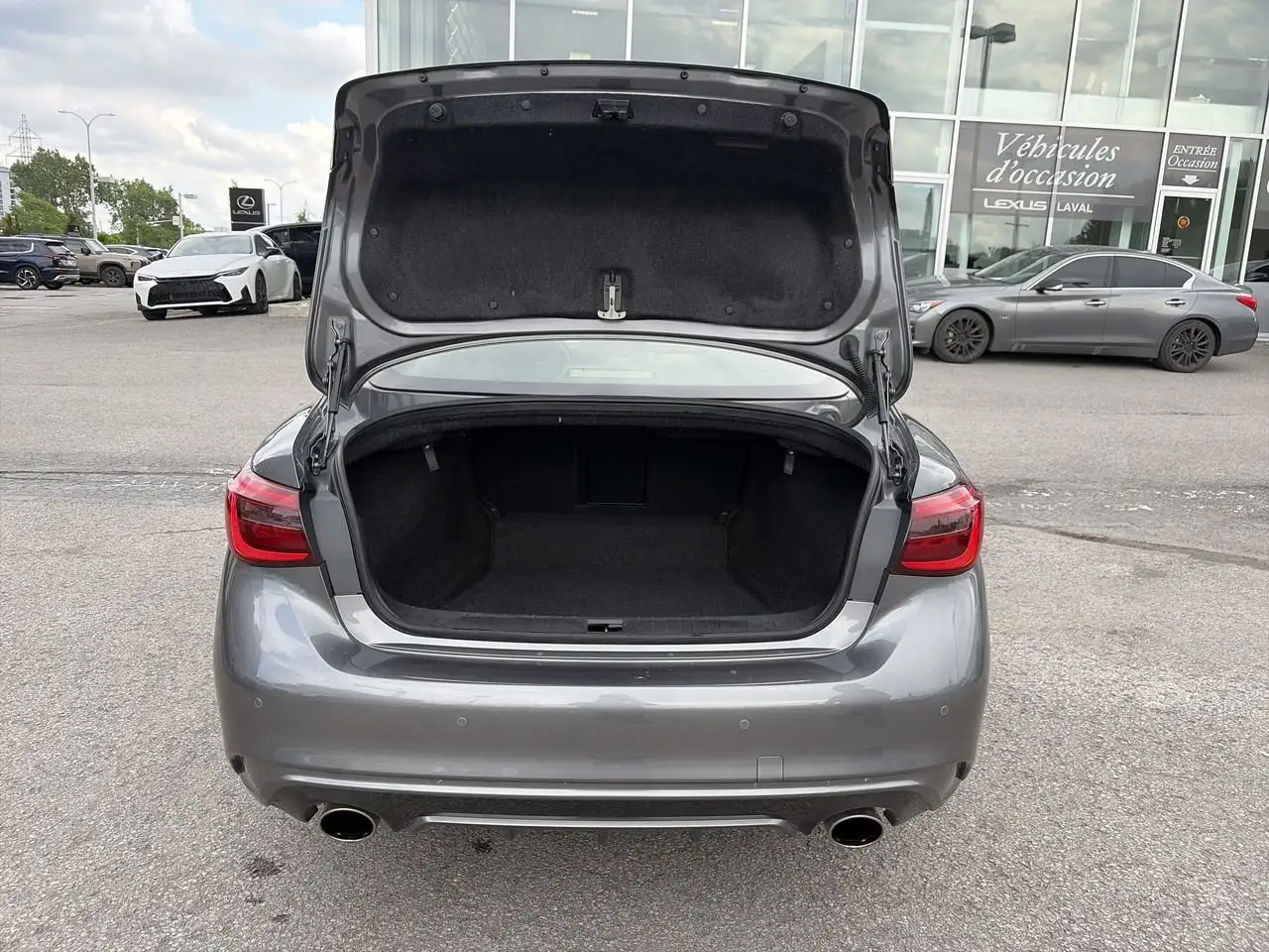 Infiniti Q50 снимка Infiniti Q50