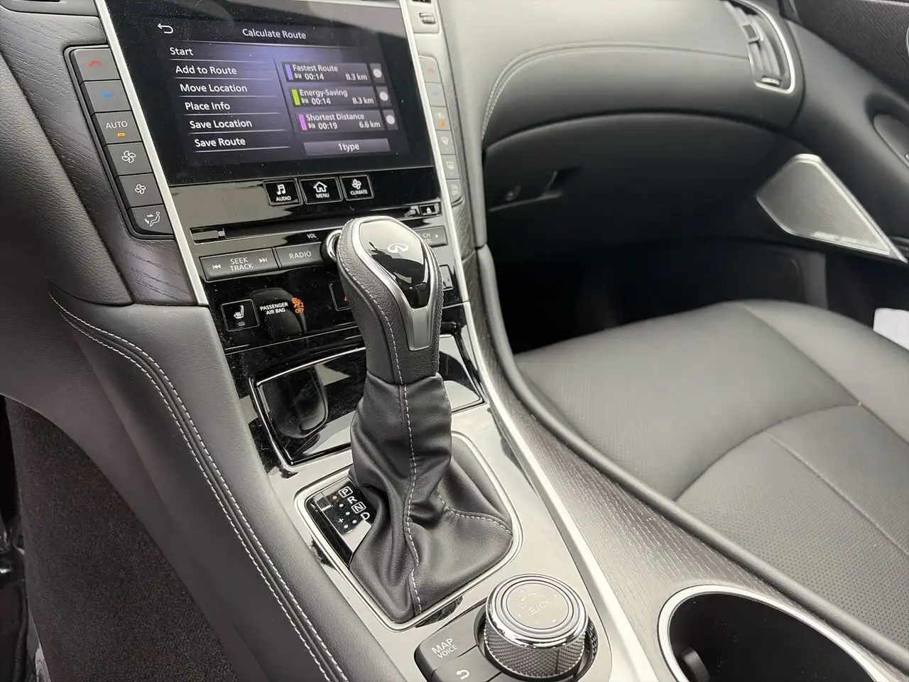Infiniti Q50 снимка Infiniti Q50