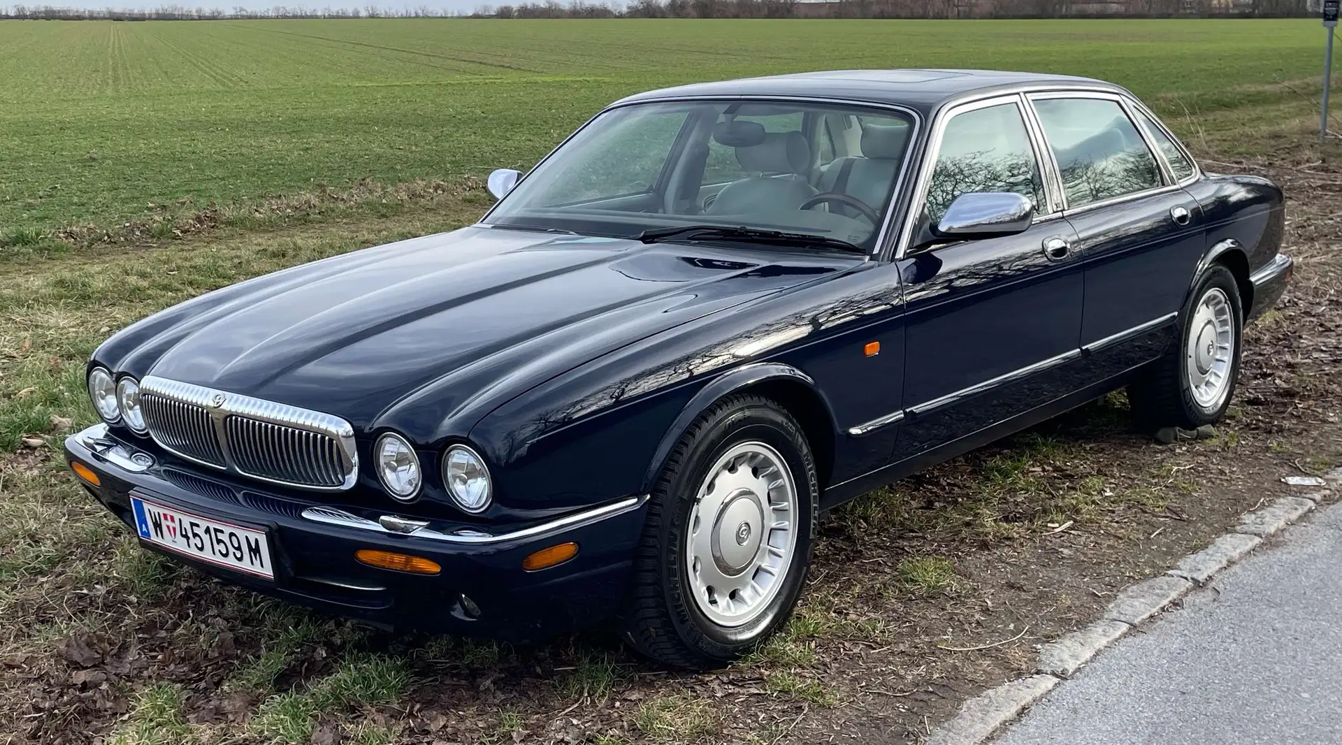 Jaguar Daimler Daimler V8 4,0 SWB - seltene Kurzversion Azul - 2