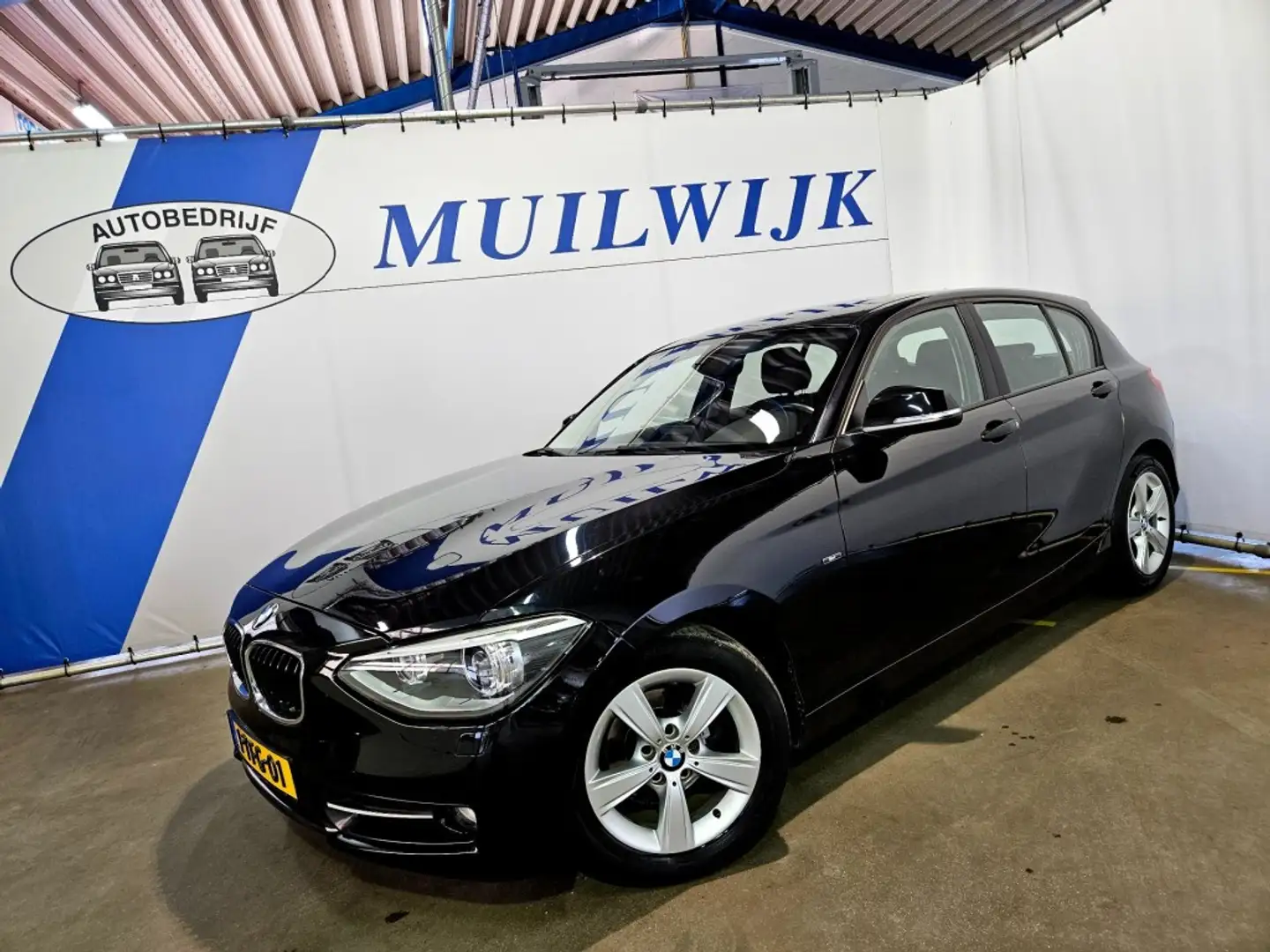 BMW 116i EDE Executive / Navi / LED / NL Auto Negru - 1
