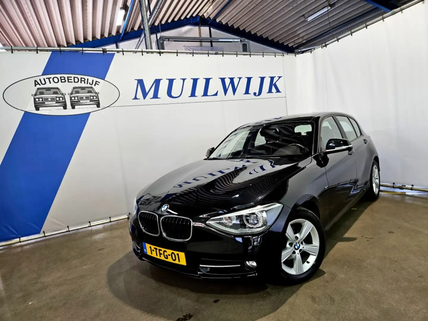 BMW 116i EDE Executive / Navi / LED / NL Auto Negru - 2