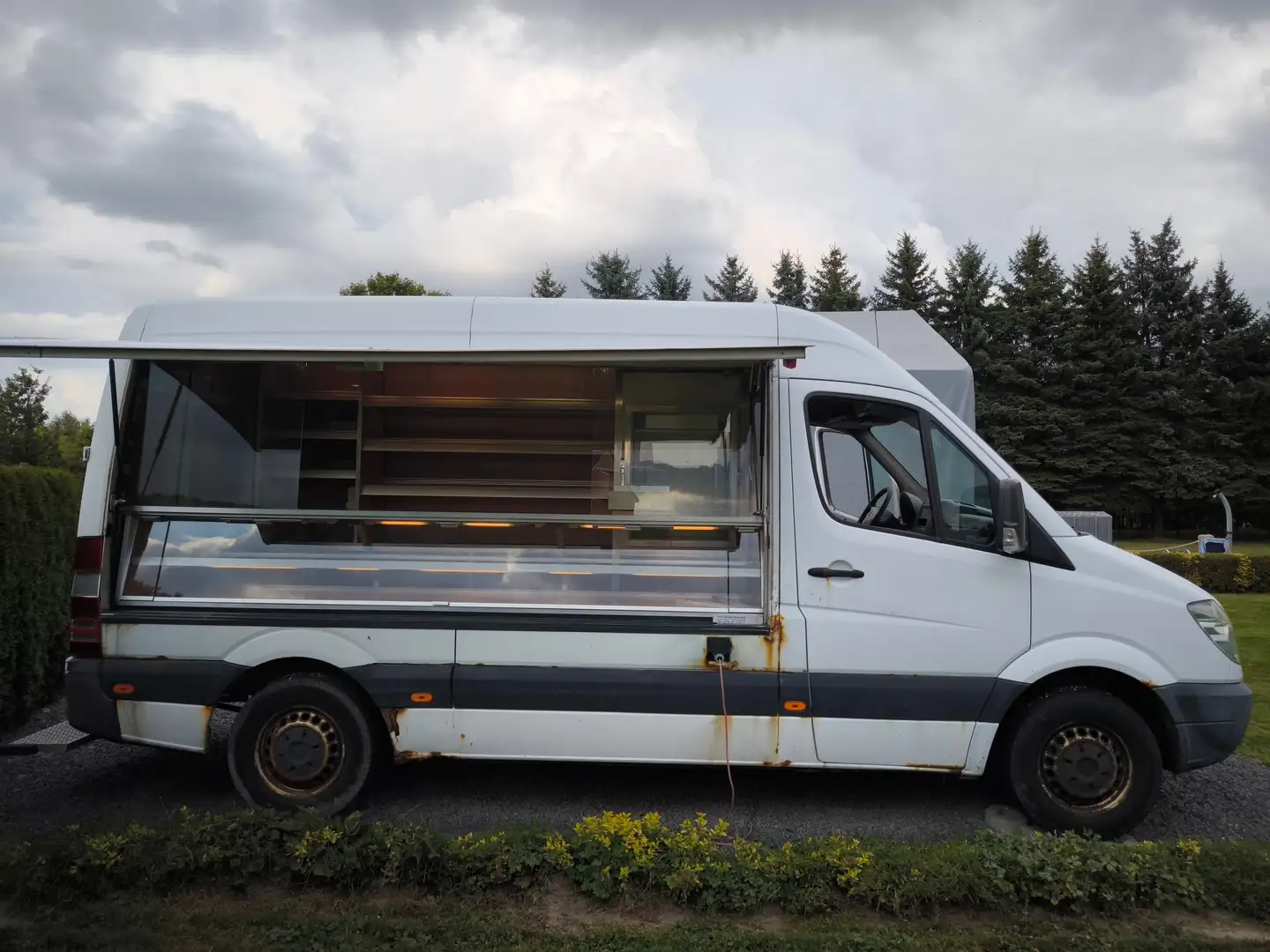 Mercedes-Benz Sprinter Thekenwagen Verkaufswagen Weiß - 1