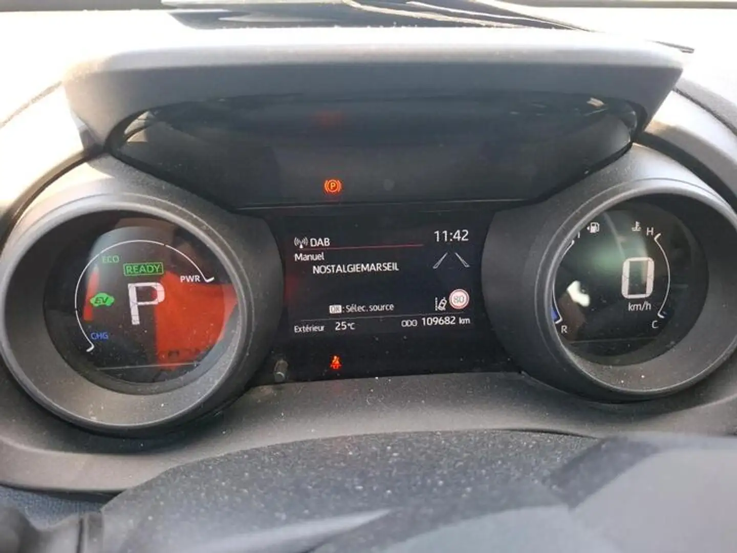 Toyota Yaris Cross 120H JBL Limited Edition Beige - 2
