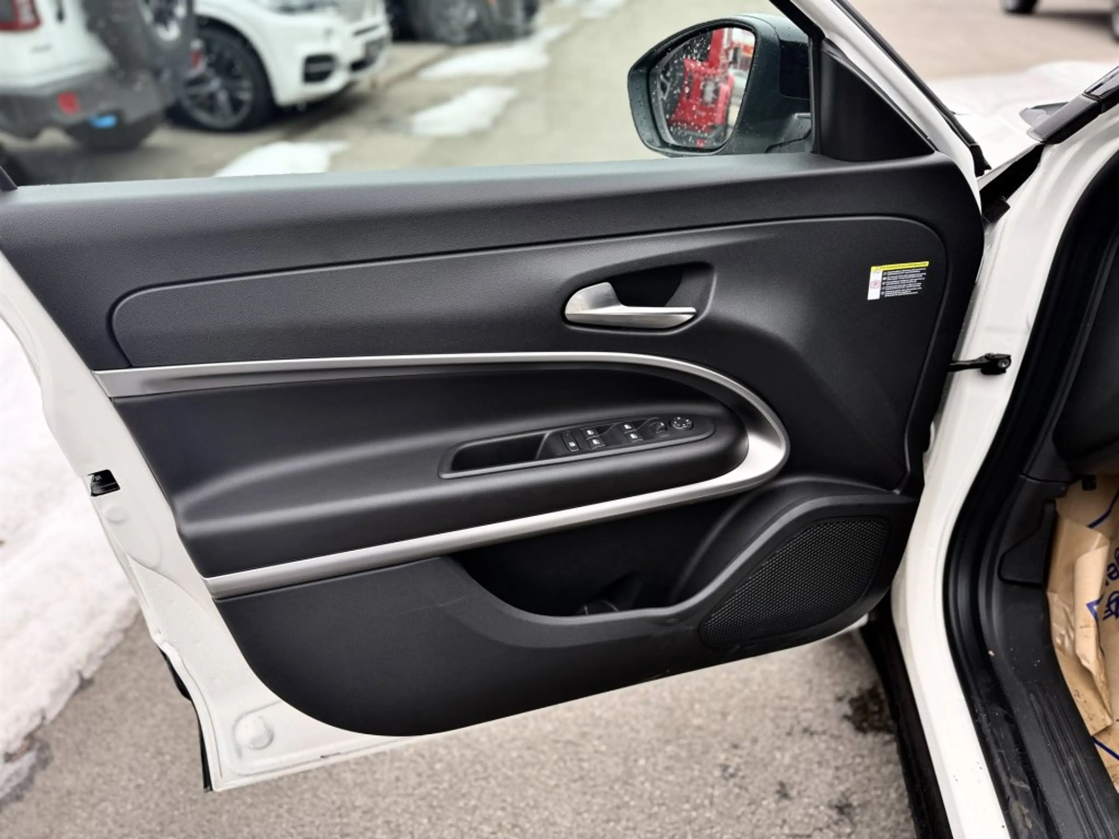 Jeep Avenger e-Hybrid Altitude PANORAMADACH — photo 3