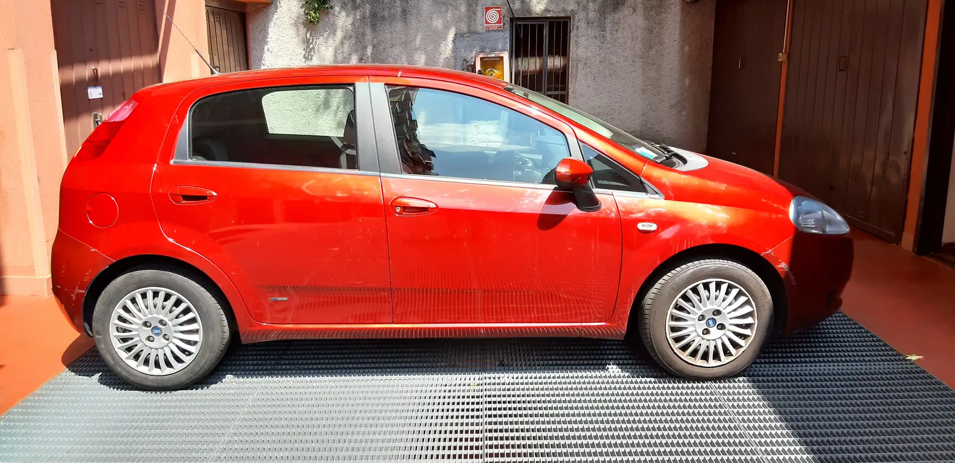 Fiat Grande Punto Grande Punto 5p 1.3 mjt 16v GP 75cv Rosso - 2