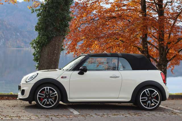Imagine MINI John Cooper Works Cabrio Sport-Aut.
