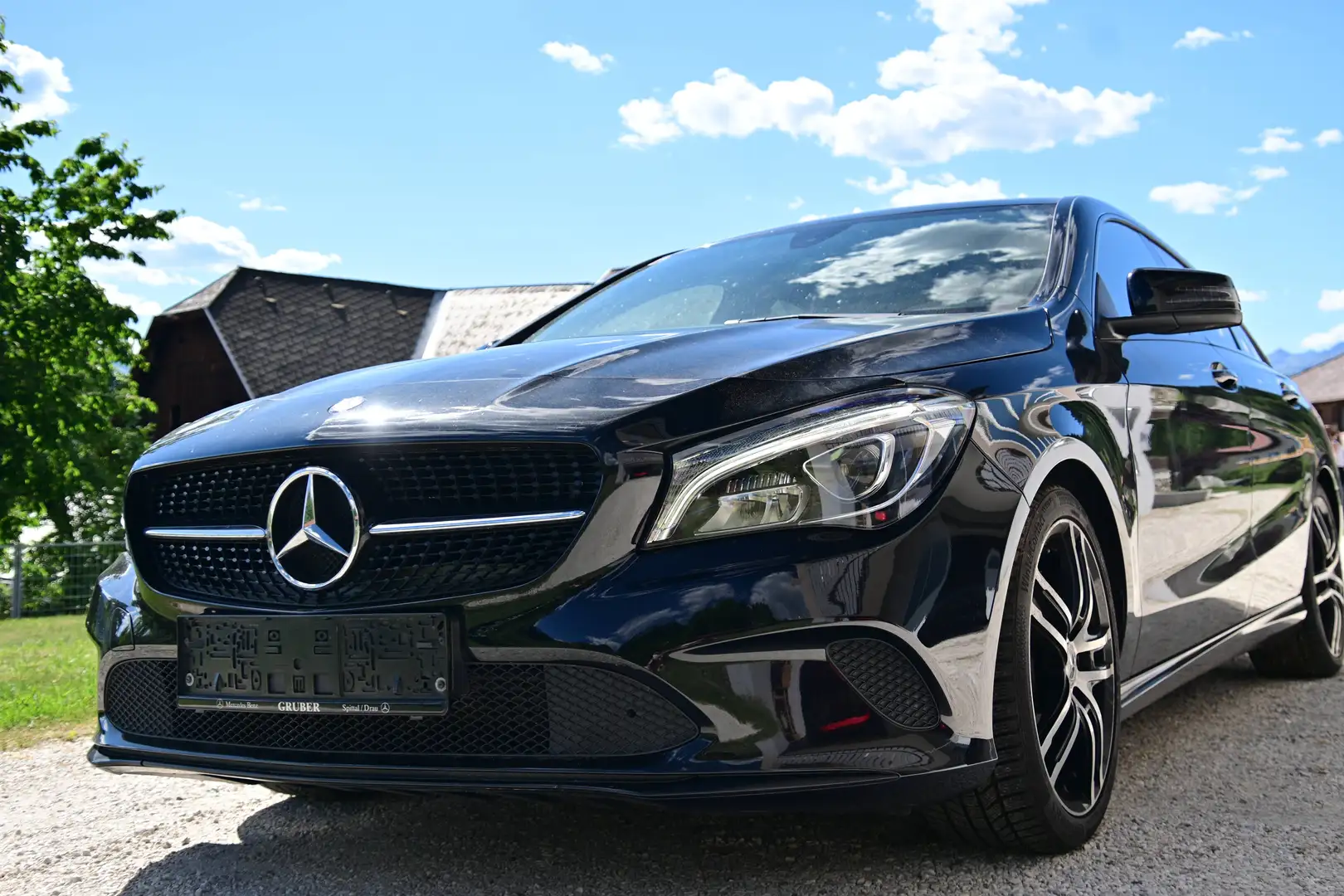 Mercedes-Benz CLA 180 d Shooting Break Progressive Line 8-fach Bereift Schwarz - 1