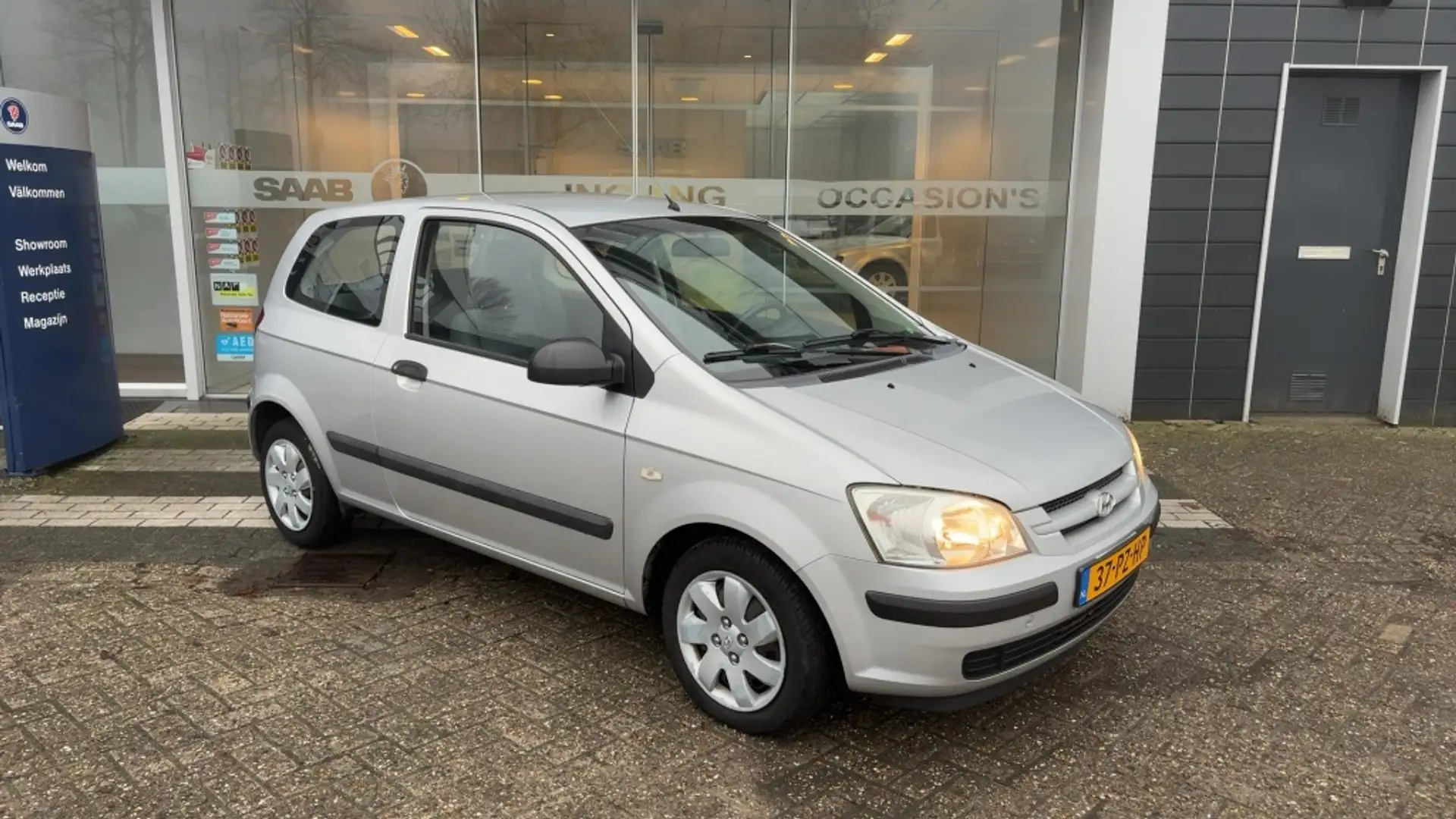 Hyundai Getz 1.1i Young Gris - 2
