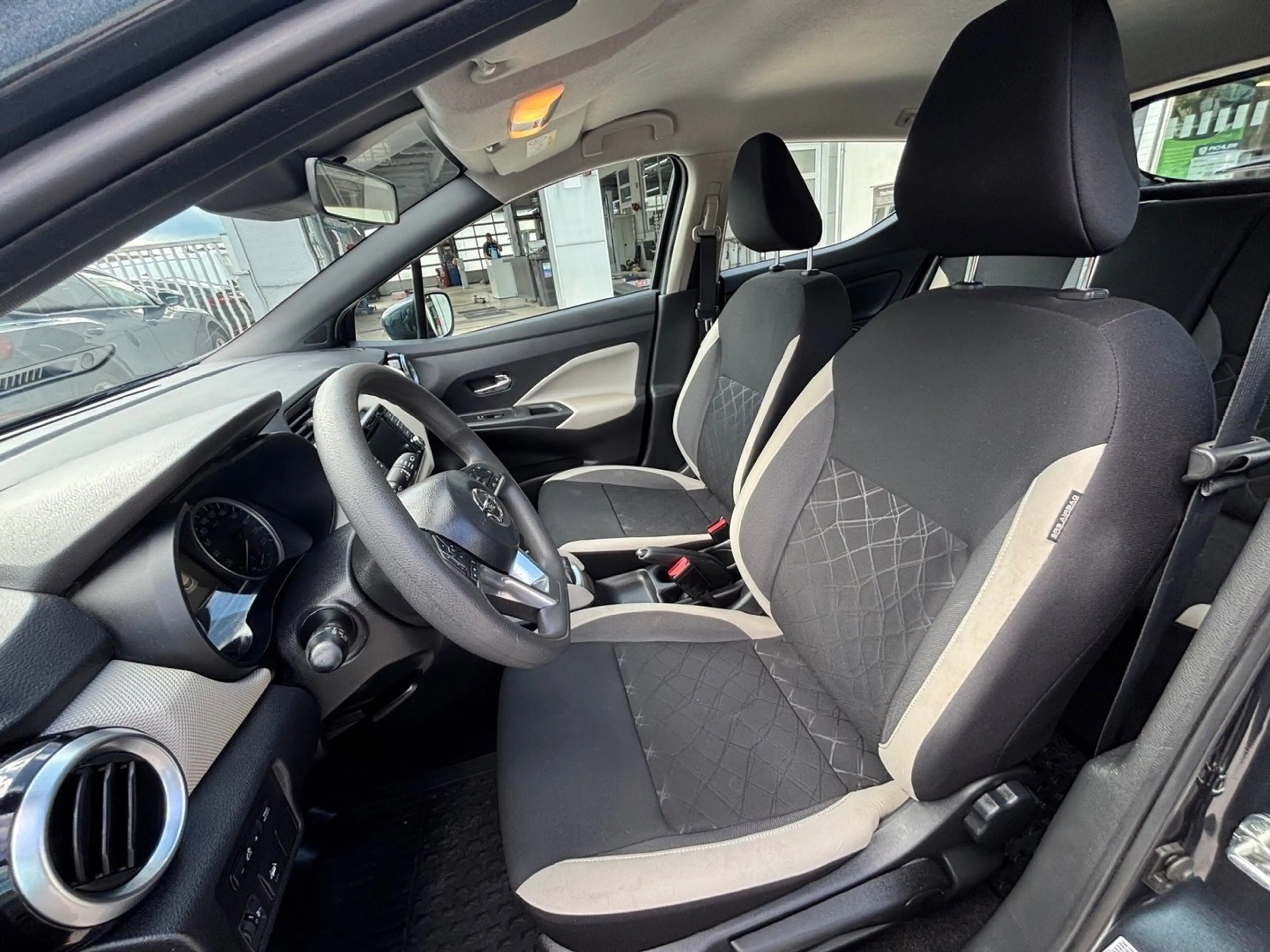 Nissan Micra 1,0 Acenta — photo 6