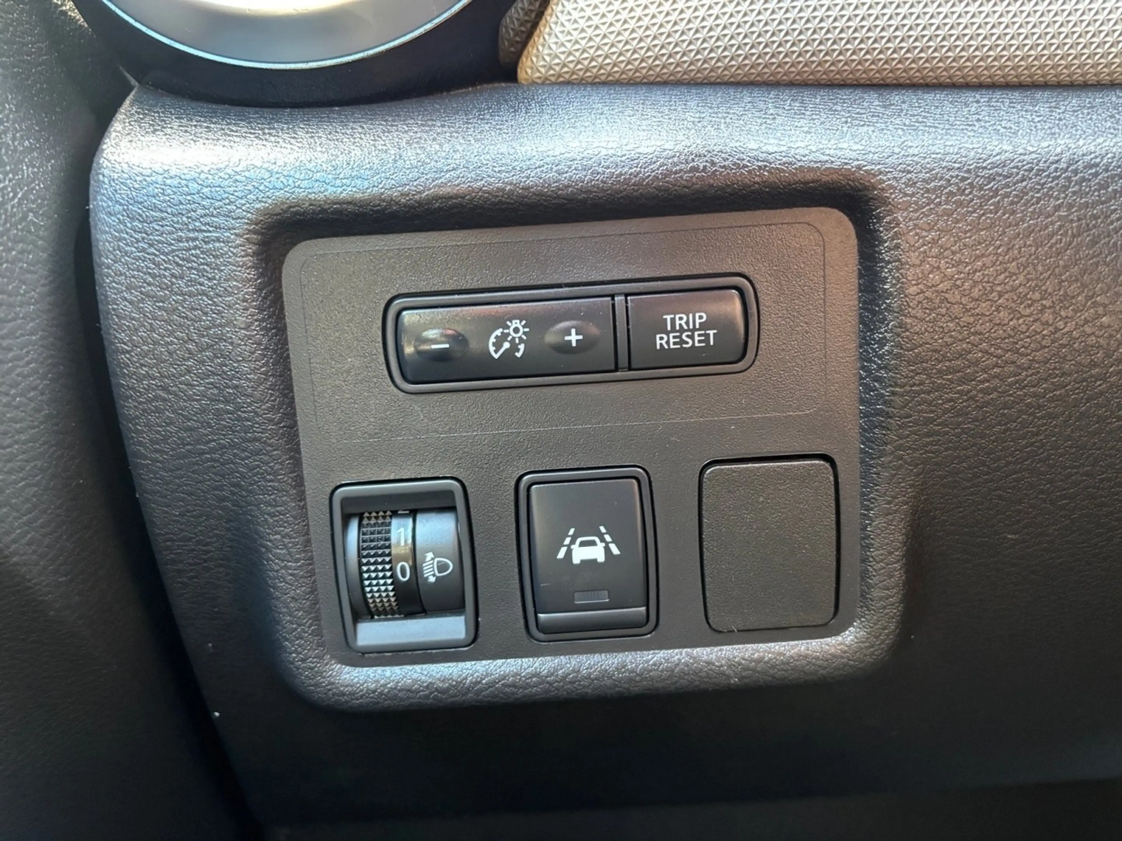 Nissan Micra 1,0 Acenta — photo 8