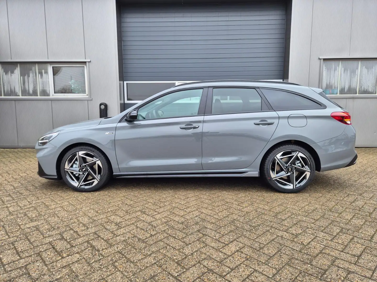 Hyundai i30 Kombi 1.6 T-GDI 150PS Automatik N-Line Sitzheiz... Grau - 2