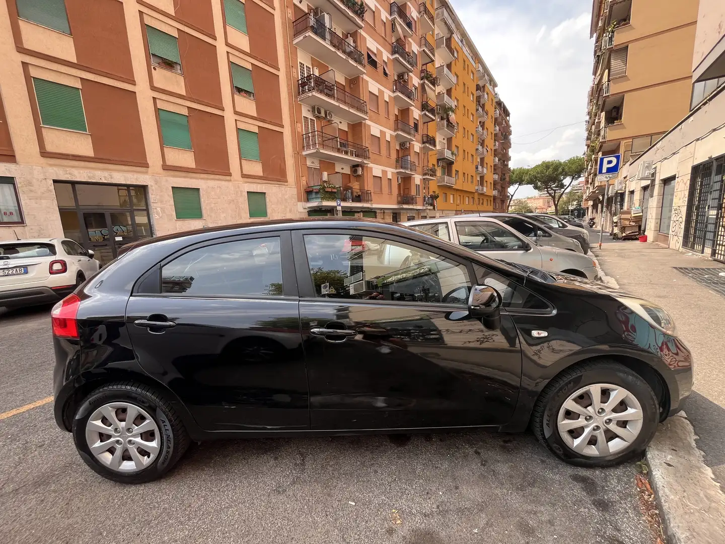 Kia Rio 5p 1.1 crdi Active - 1