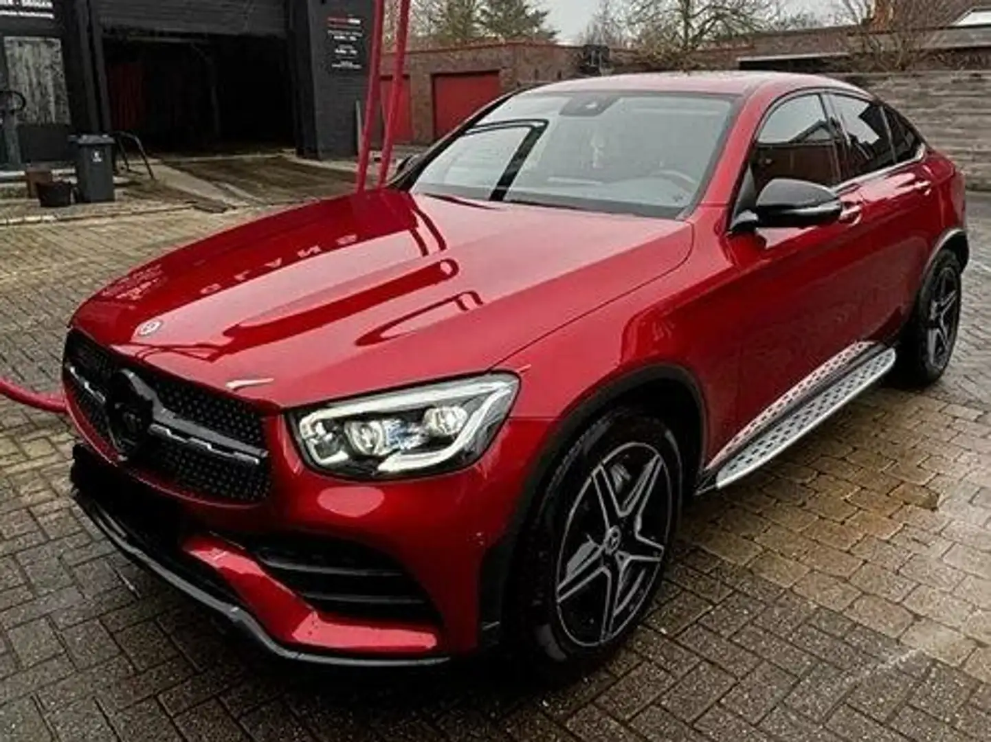 Mercedes-Benz GLC 300 Coupé+4-Matic Červená - 1