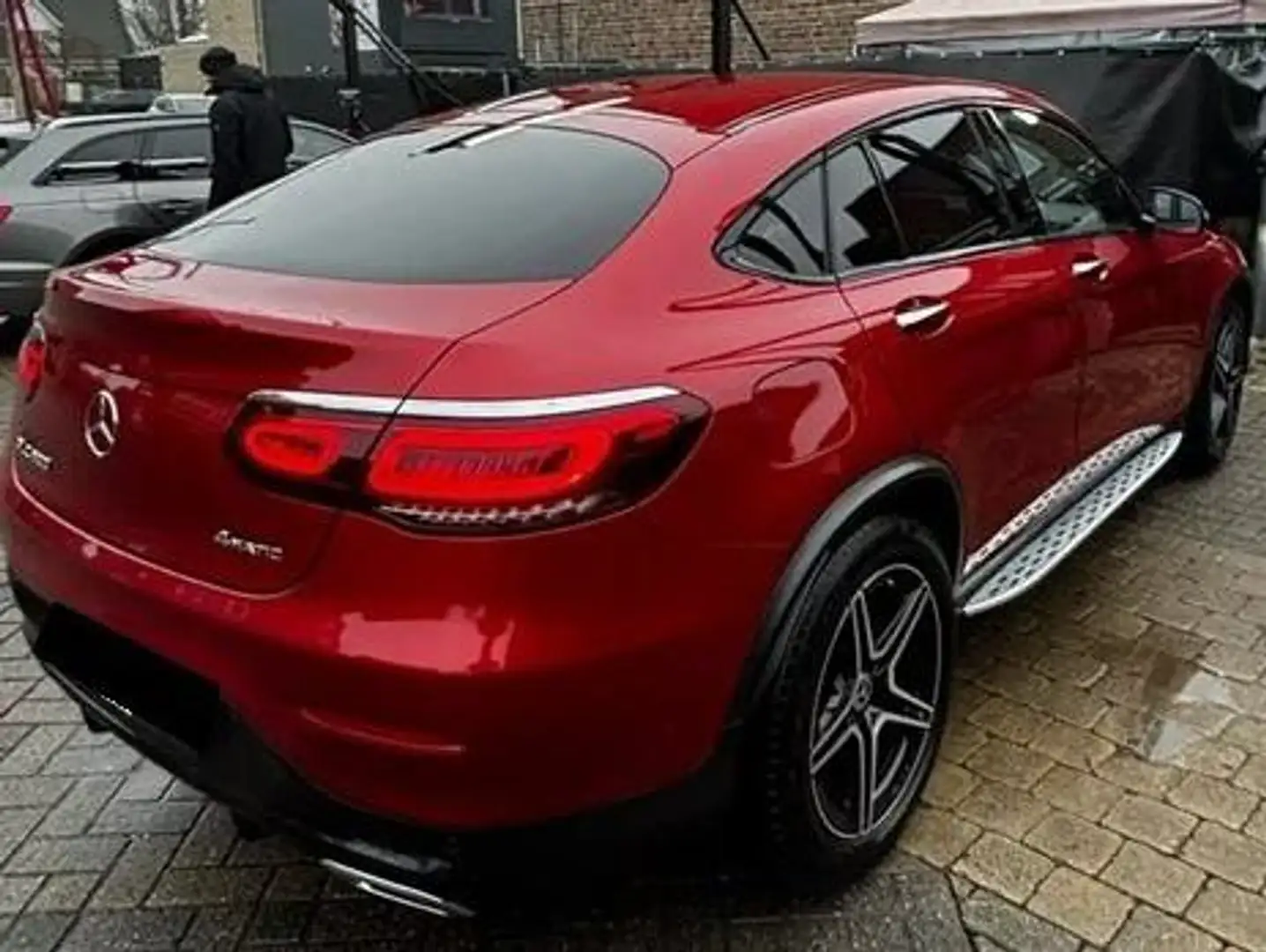Mercedes-Benz GLC 300 Coupé+4-Matic Červená - 2