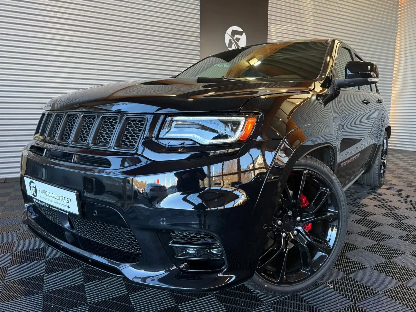 Jeep Grand Cherokee 5.7L V8 TRAILHAWK 4x4 SRT OPTIK Noir - 1