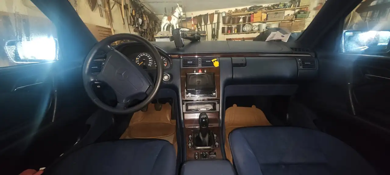 Mercedes-Benz E 200 elegance, foto 6