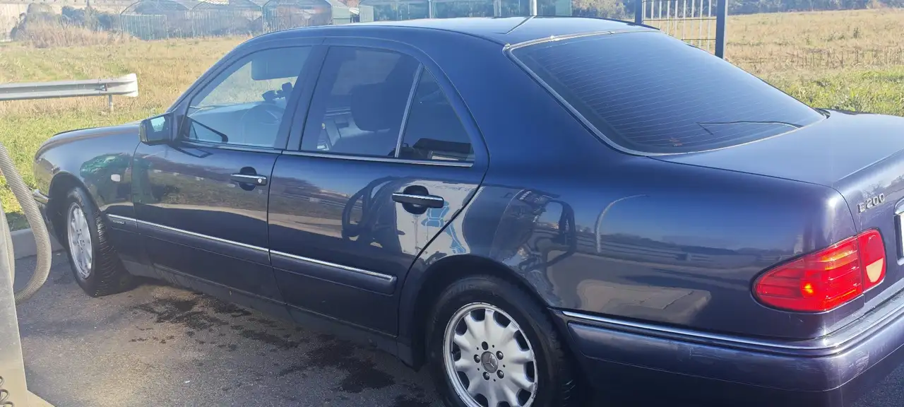 Mercedes-Benz E 200 elegance, foto 2