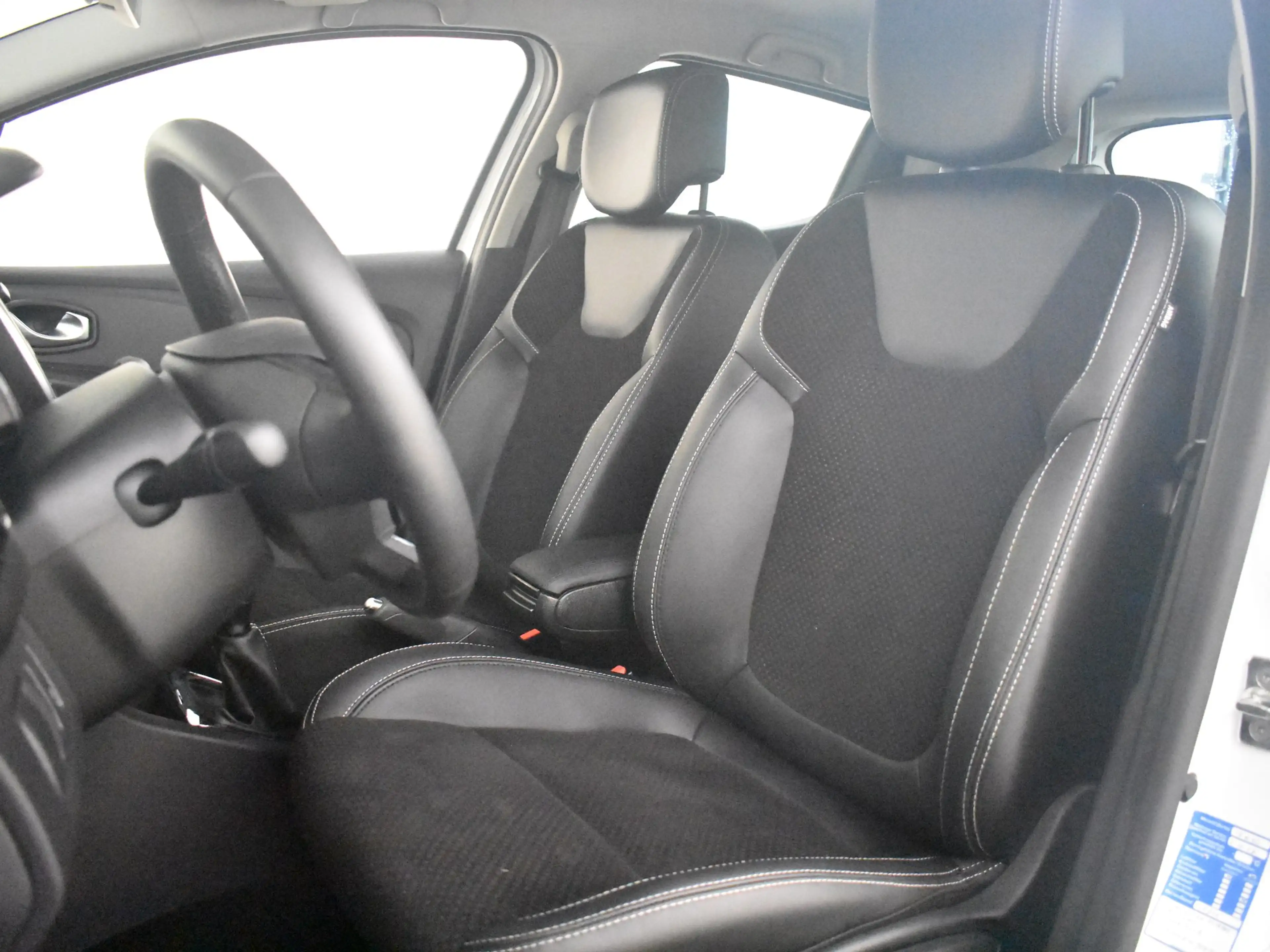 Renault Clio 0.9 TCe Intens | Dealer onderhouden | Climate cont — photo 7