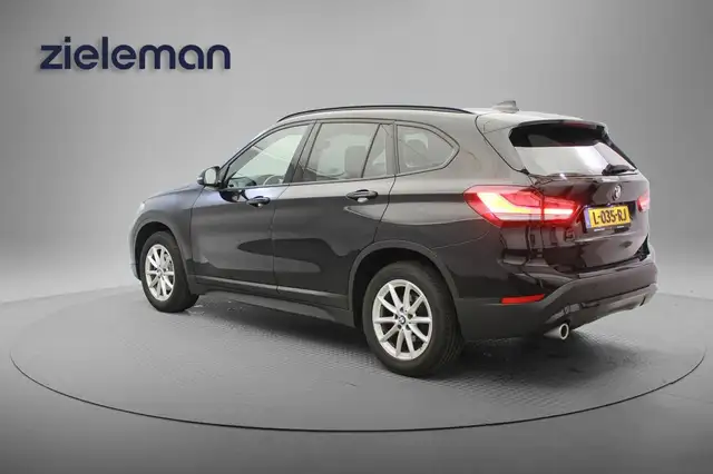 BMW X1 view 2