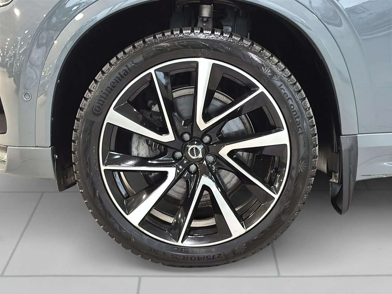 2023 Volvo XC90 Plus Dark Theme B6 AWD 7 PASSAGERS TOIT GPS CUIR 1 thumb 6