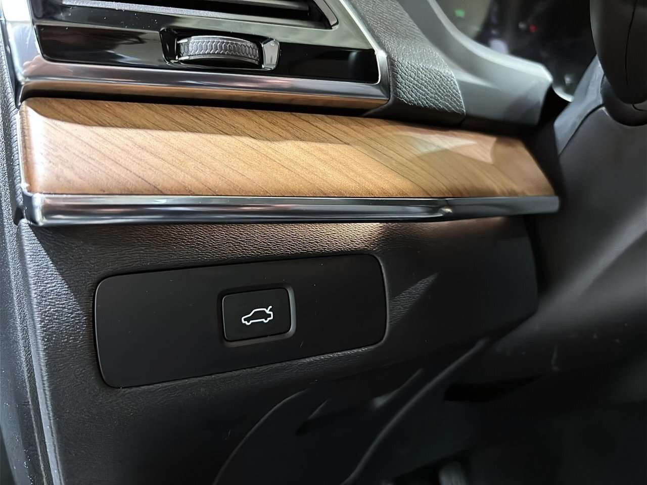2023 Volvo XC90 Plus Dark Theme B6 AWD 7 PASSAGERS TOIT GPS CUIR 1 thumb 36