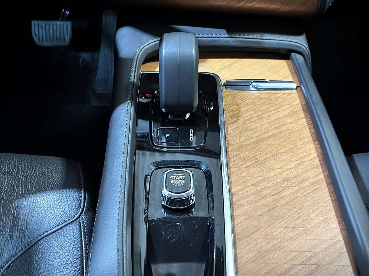 2023 Volvo XC90 Plus Dark Theme B6 AWD 7 PASSAGERS TOIT GPS CUIR 1 thumb 31