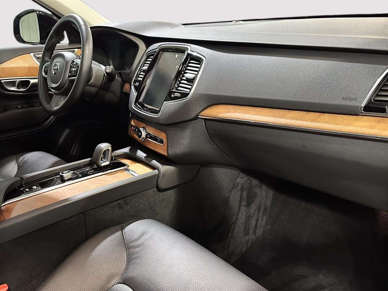 2023 Volvo XC90 Plus Dark Theme B6 AWD 7 PASSAGERS TOIT GPS CUIR 1 thumb 22