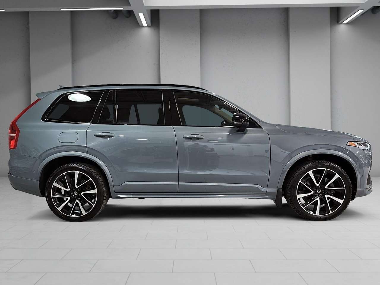 2023 Volvo XC90 Plus Dark Theme B6 AWD 7 PASSAGERS TOIT GPS CUIR 1 thumb 16