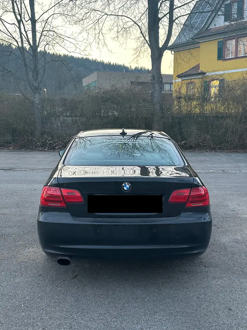 BMW 320 320i Coupe - 2