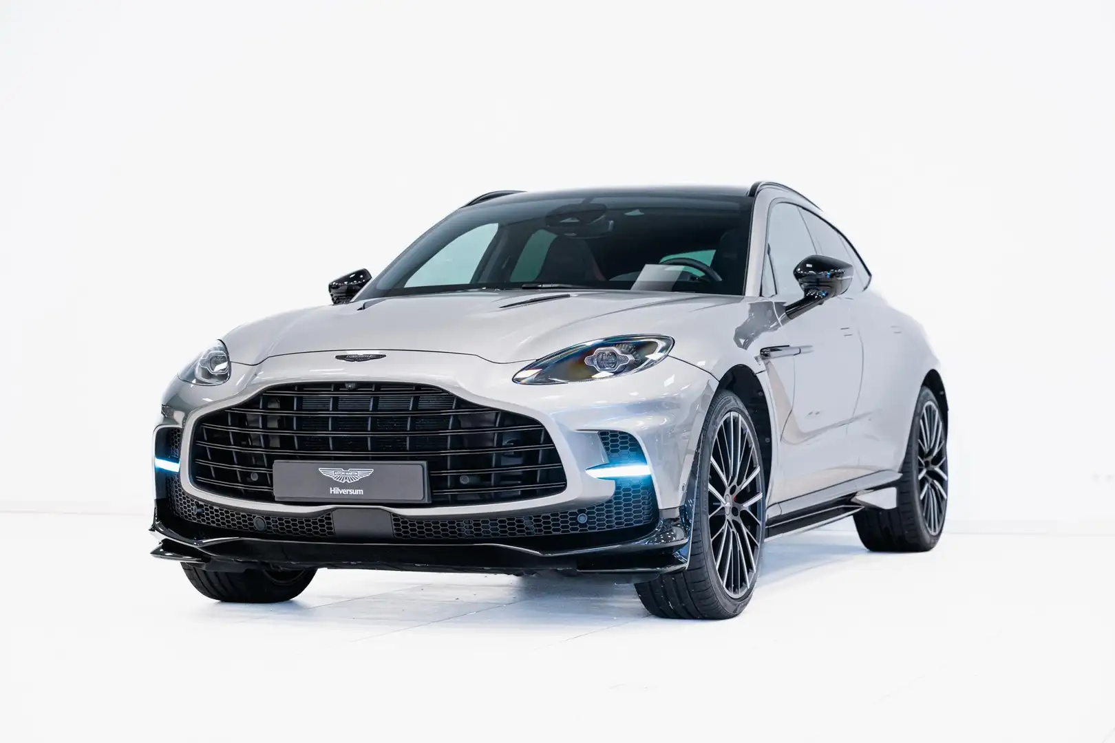 Aston Martin DBX 707 2025 MY Silber - 2