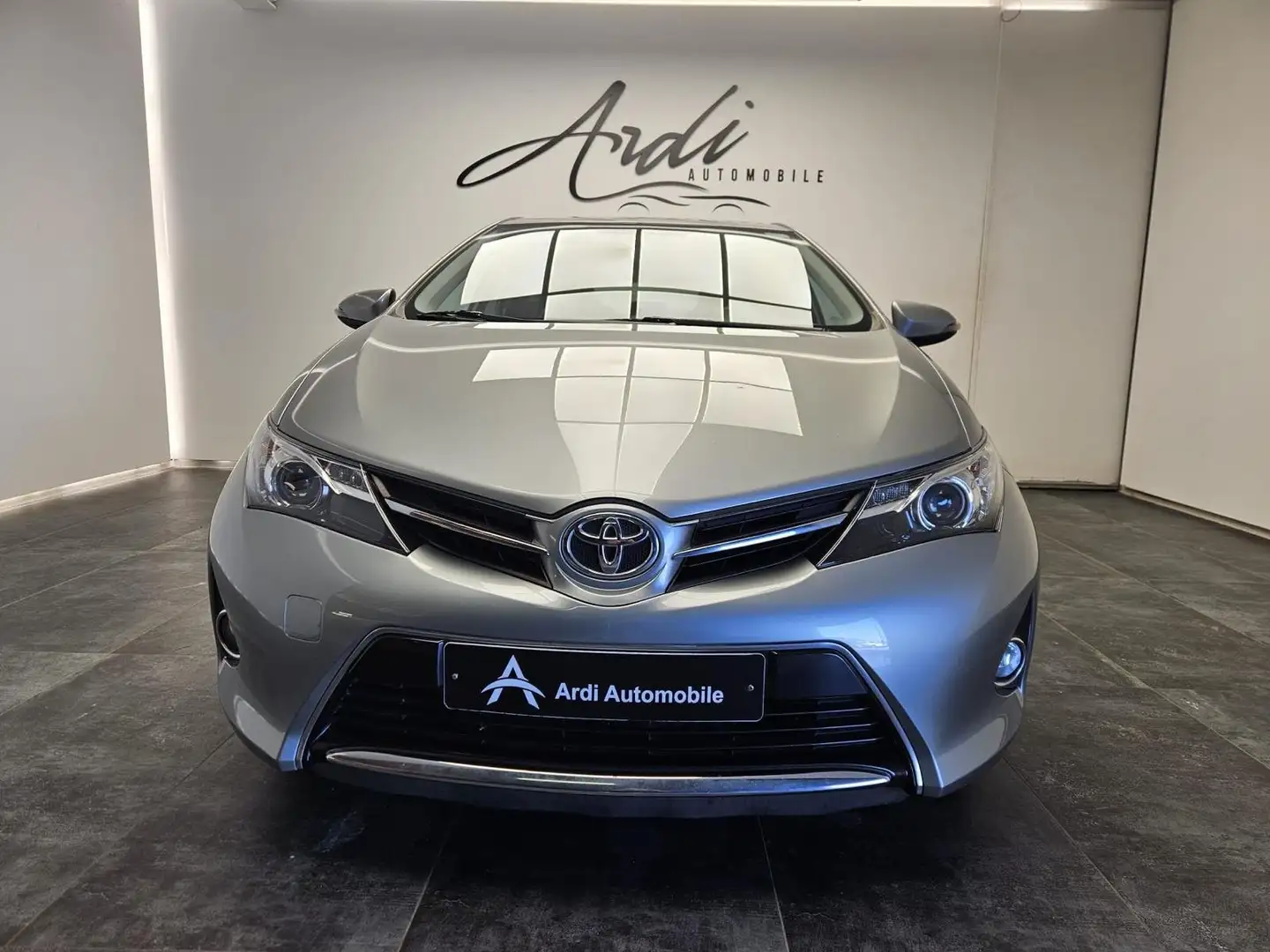 Toyota Auris 1.33i VVT-i *GARANTIE*CAMERA*GPS*BLUETOOTH*CRUISE* Beige - 2