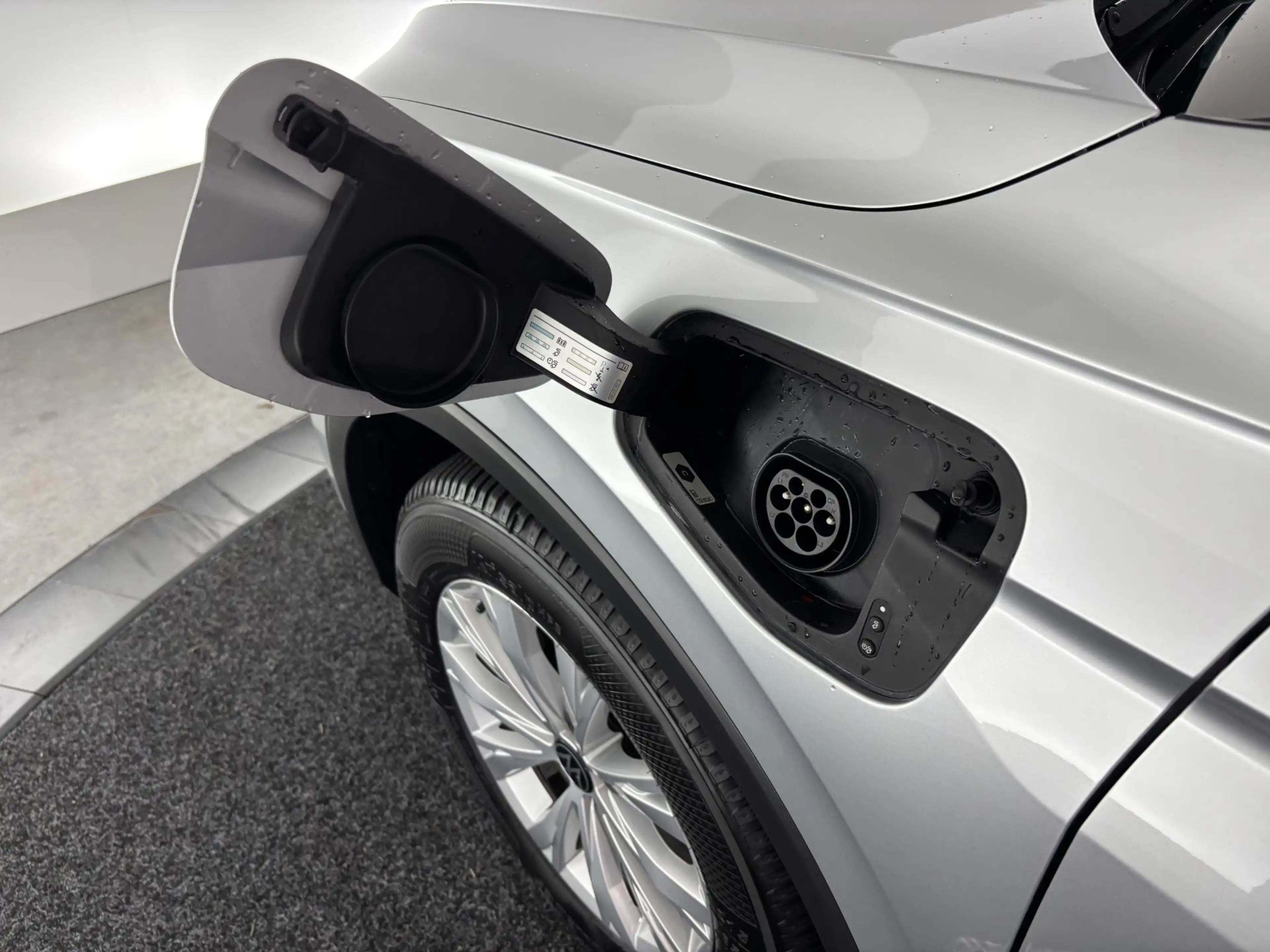 Volkswagen Tiguan 1.4 TSI eHybrid Life | ALL-IN PRIJS | CARPLAY | AD — photo 25
