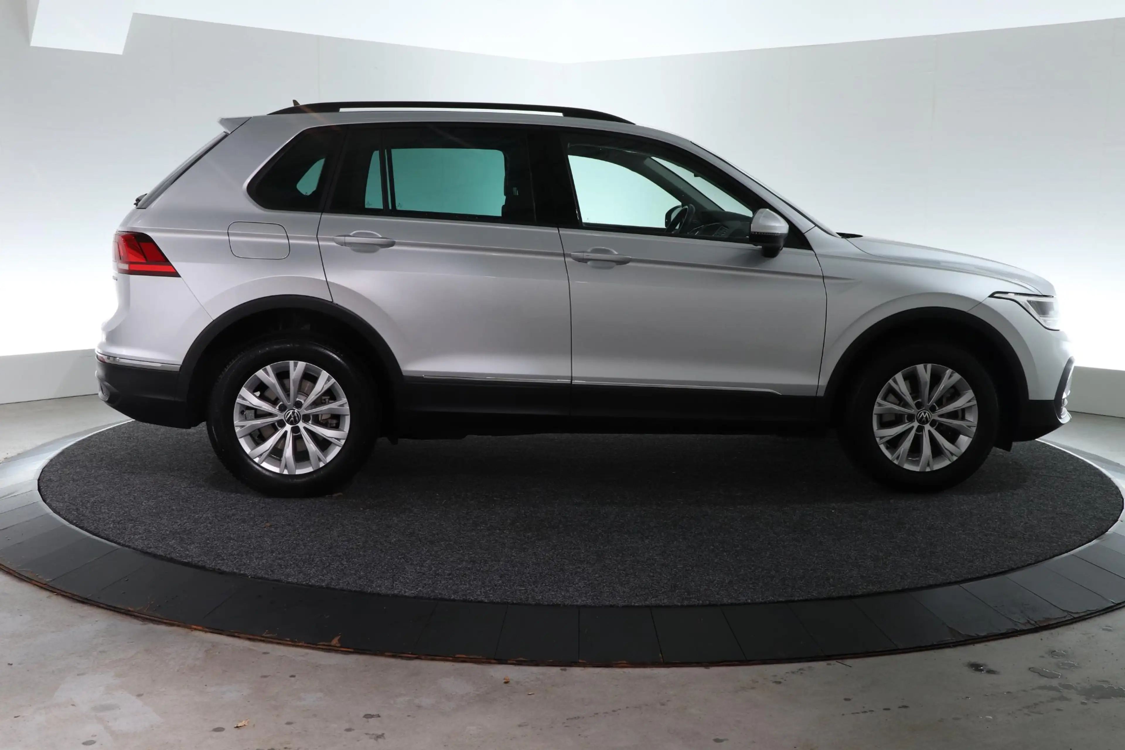 Volkswagen Tiguan 1.4 TSI eHybrid Life | ALL-IN PRIJS | CARPLAY | AD — photo 6