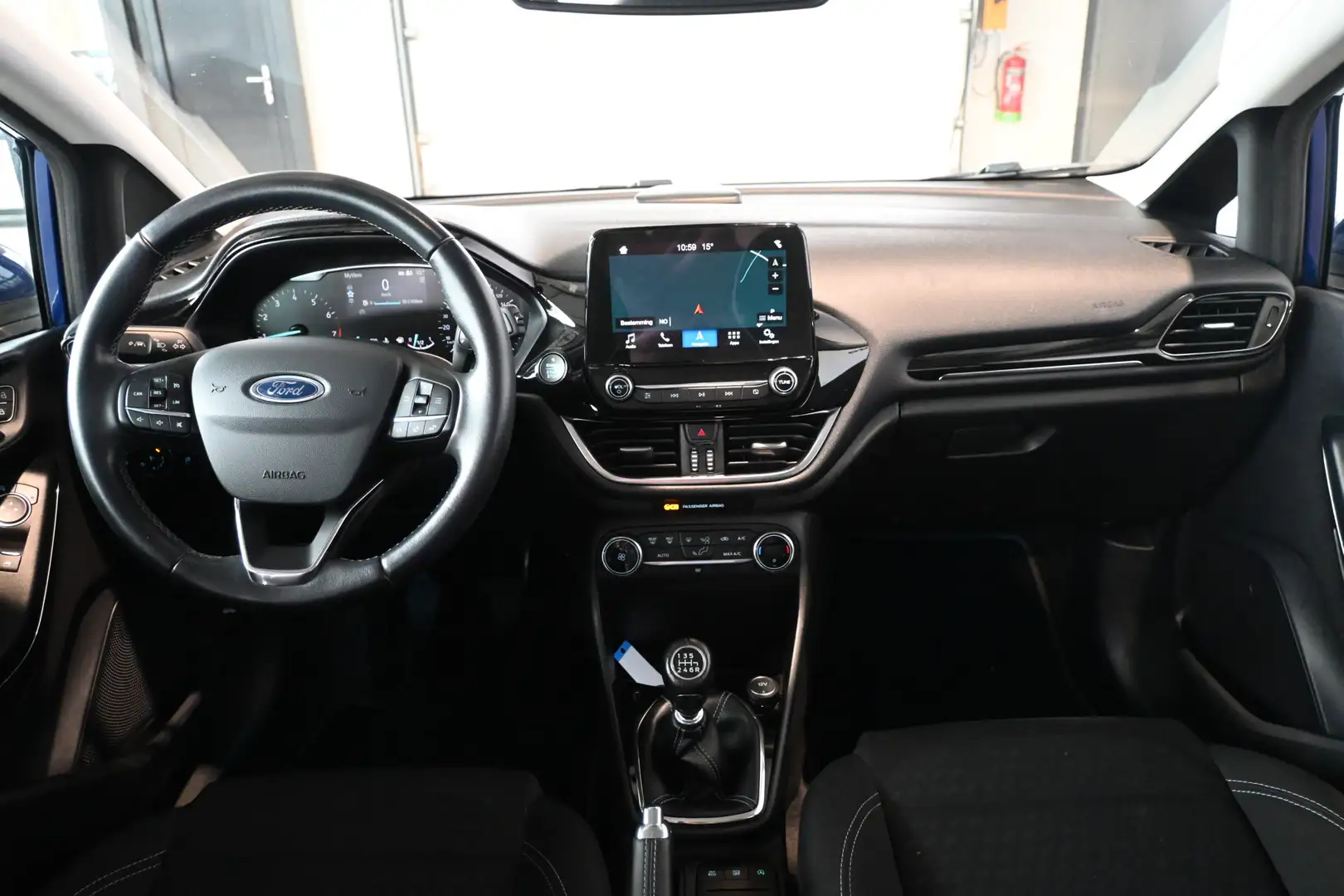 Ford Fiesta 1.0 EcoBoost Titanium Ecc Cruise control Navigatie Blauw - 2