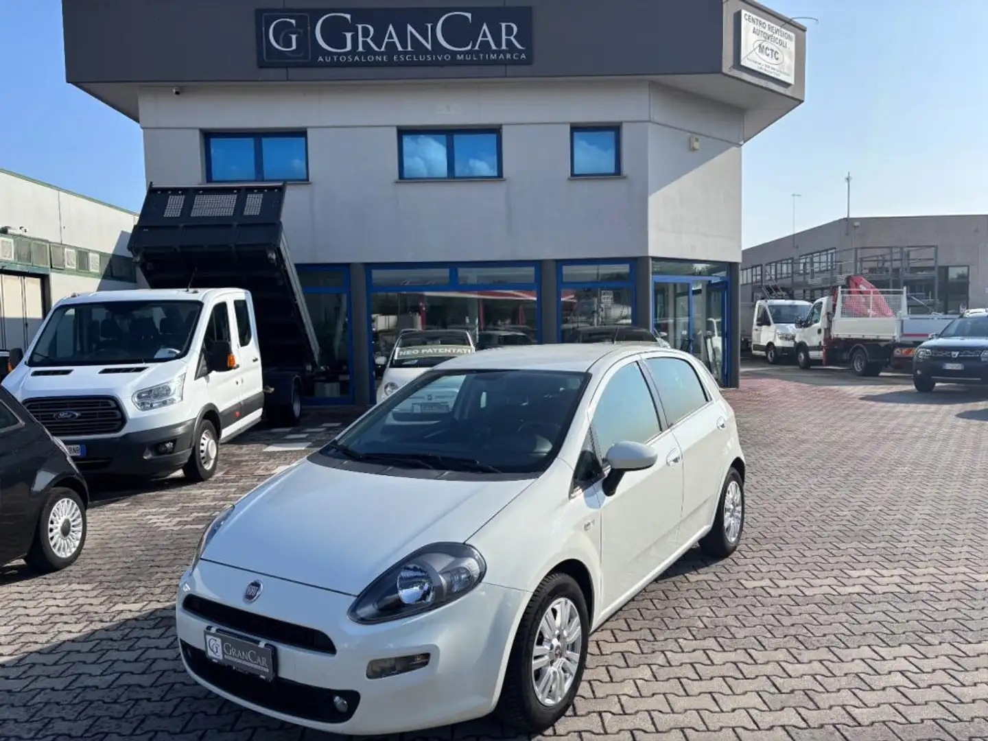 Fiat Punto 1.3 MJT II 75CV 5porte Lounge OK NEOPATENTATI!!!!! Bianco - 1