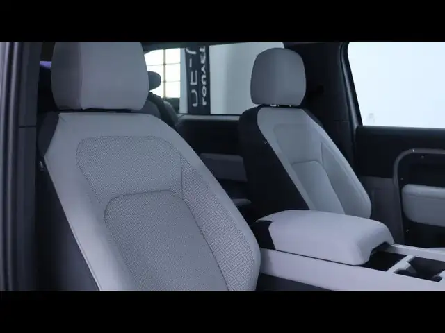 Land Rover Defender view 12
