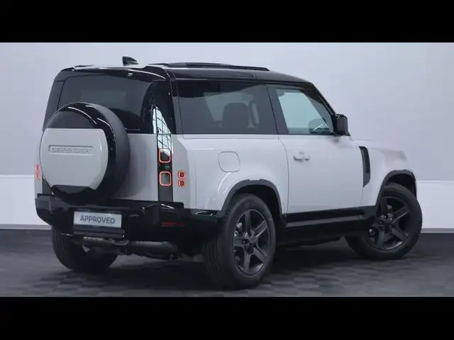 Land Rover Defender view 5