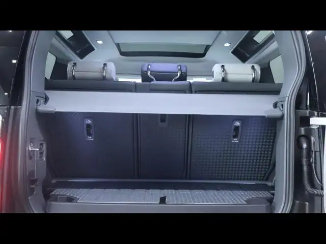Land Rover Defender view 7