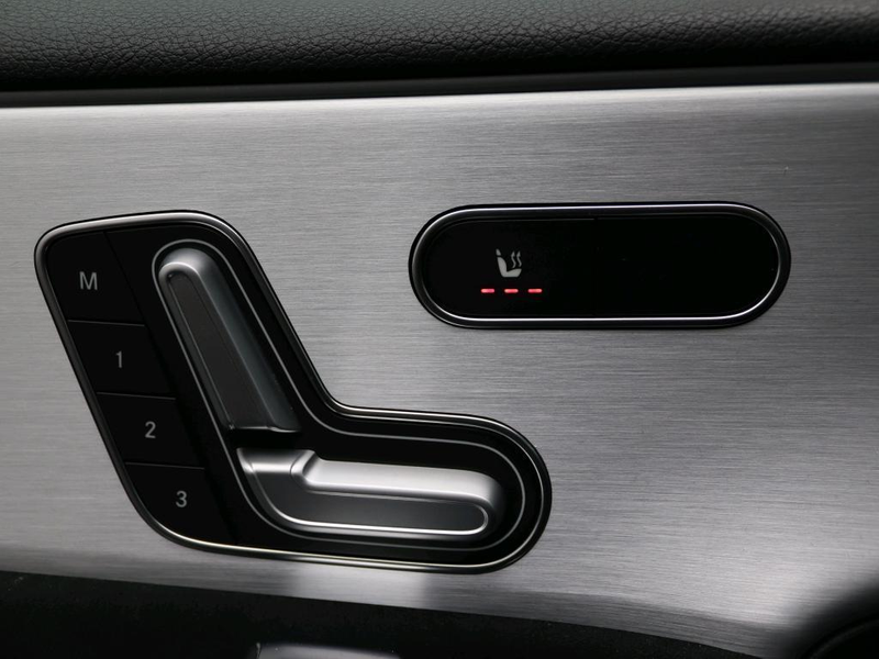 Mercedes-Benz A 180 Business Solution AMG / Panaroma-dak / Memory-Stoe — photo 6